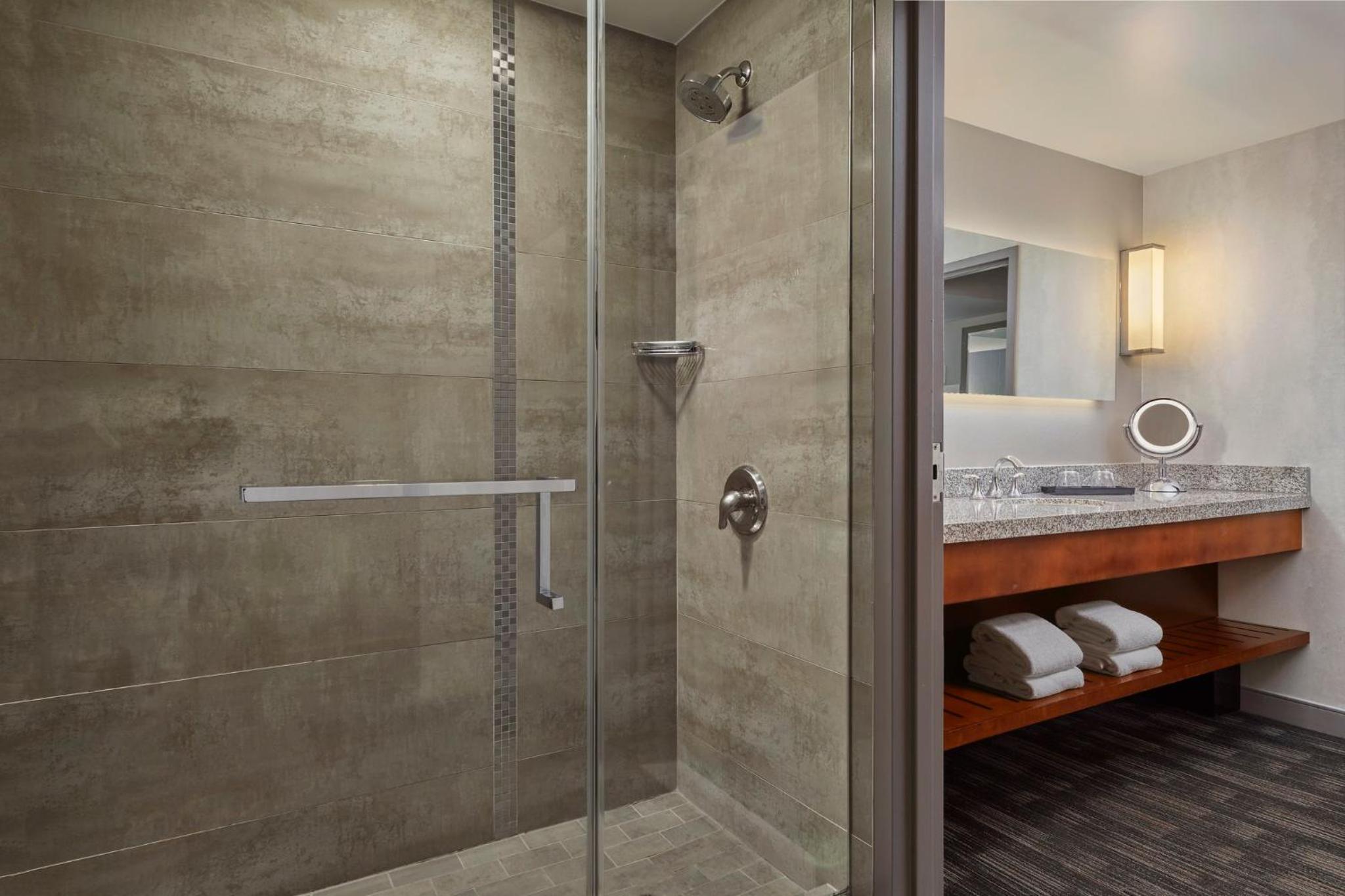 Studio One King Suite - Photo 2