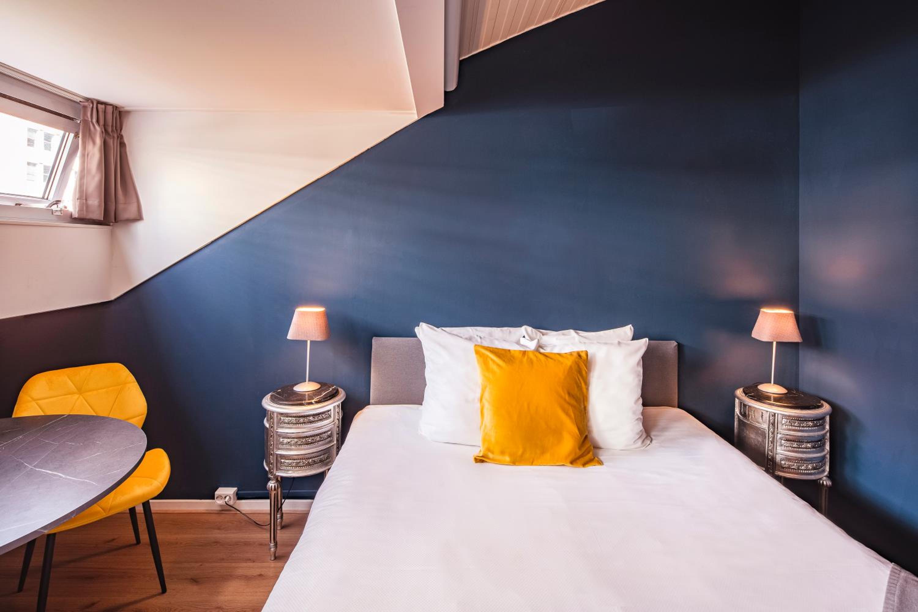 Double or Twin Room with View - Photo 3