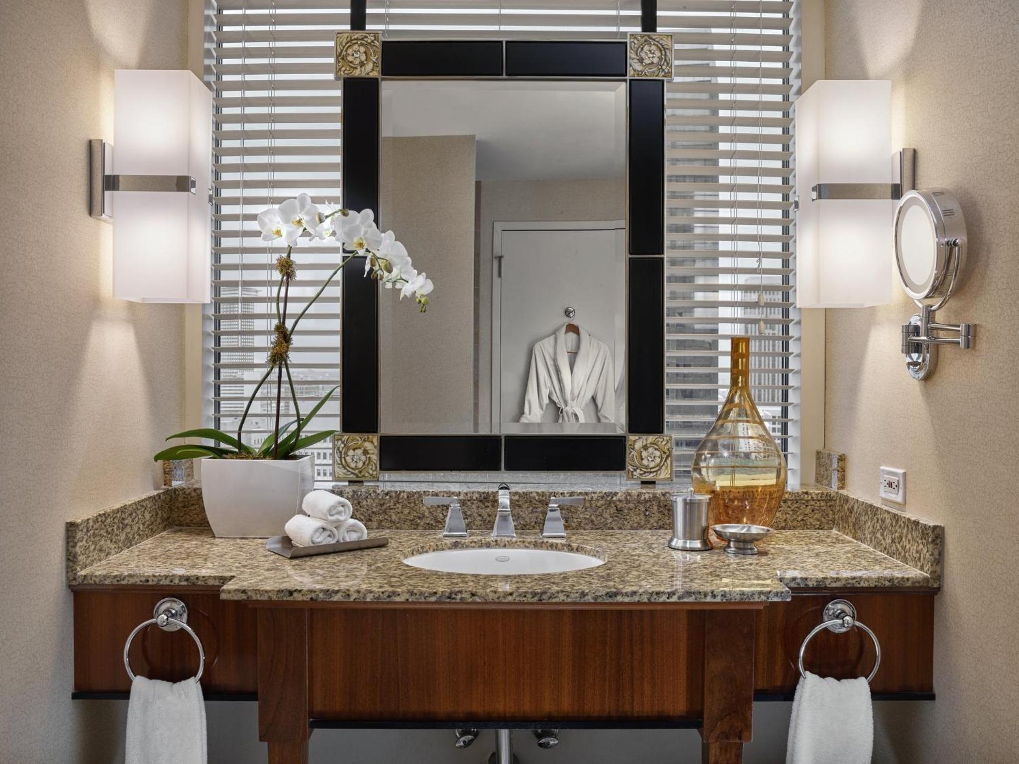 Luxury King Room with River View - Photo 3