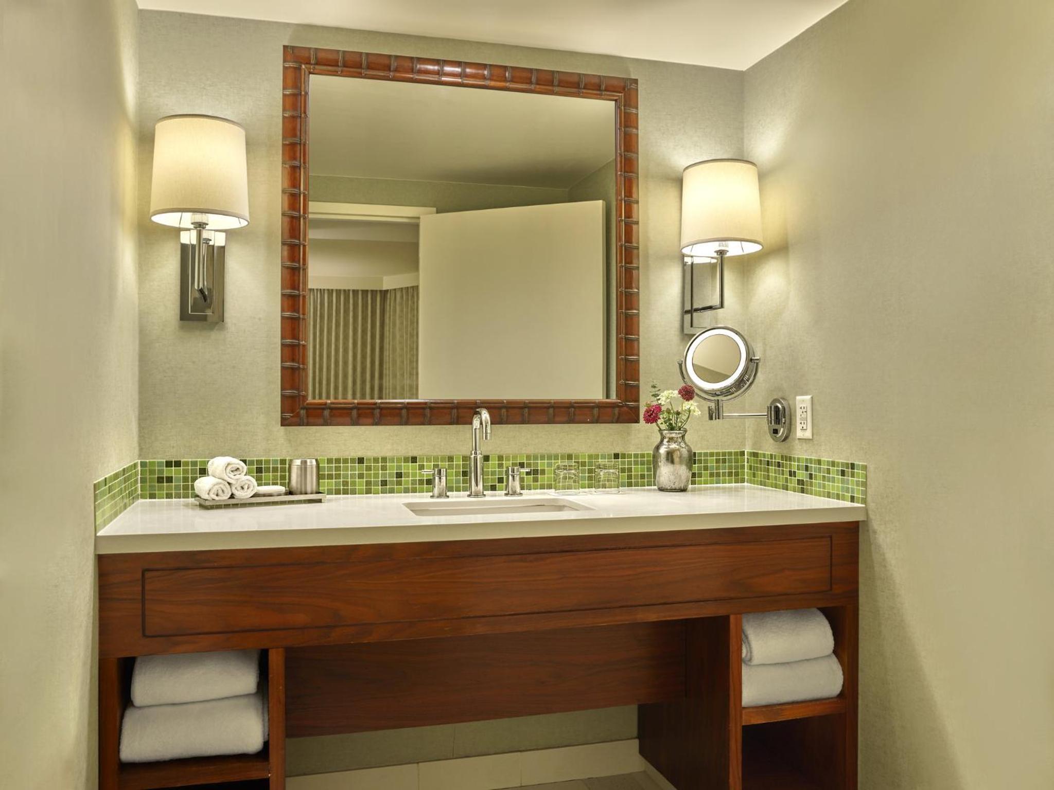 Coronado Bay View King Suite - Photo 3