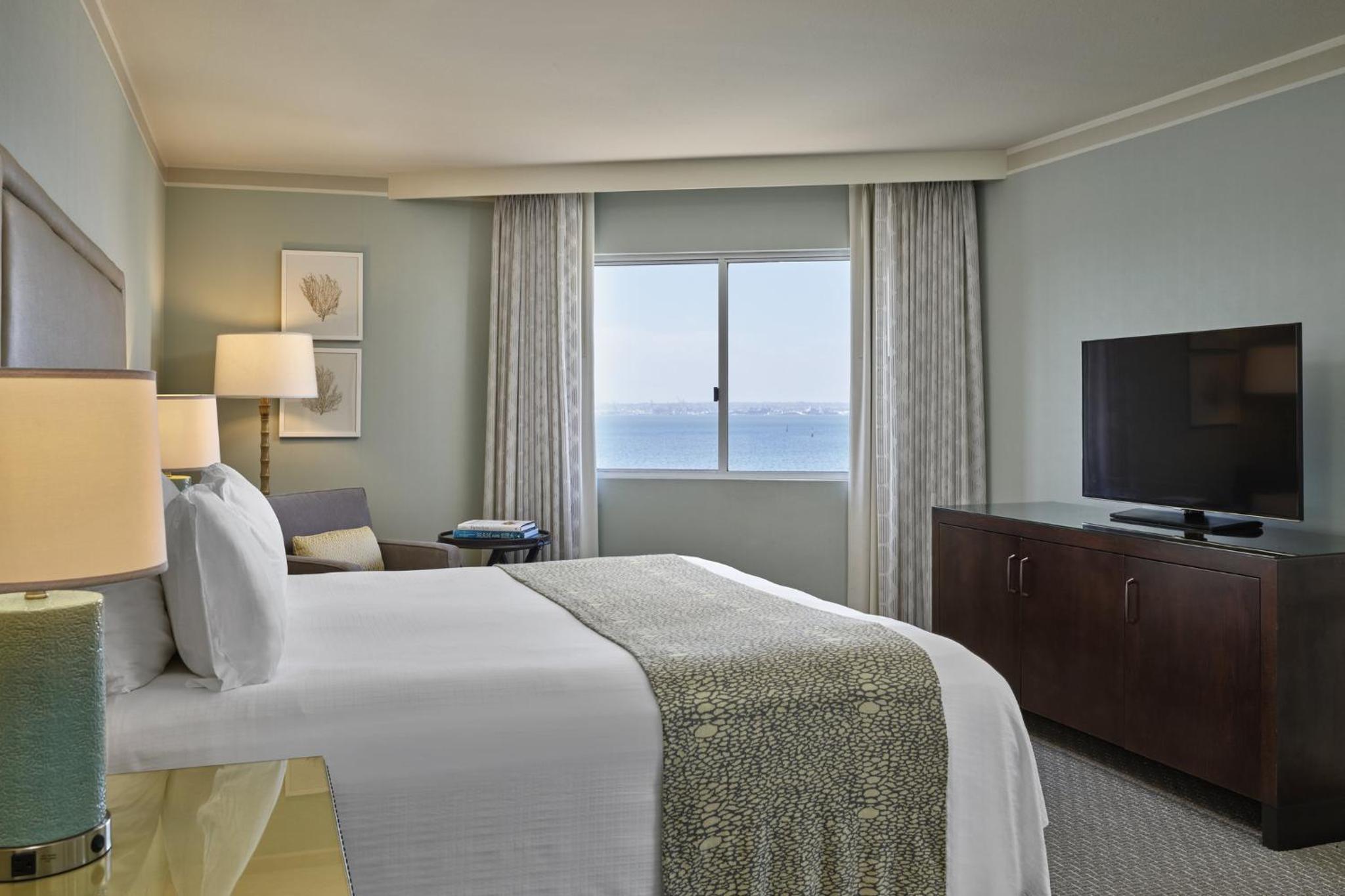 Coronado Bay View King Suite - Photo 4