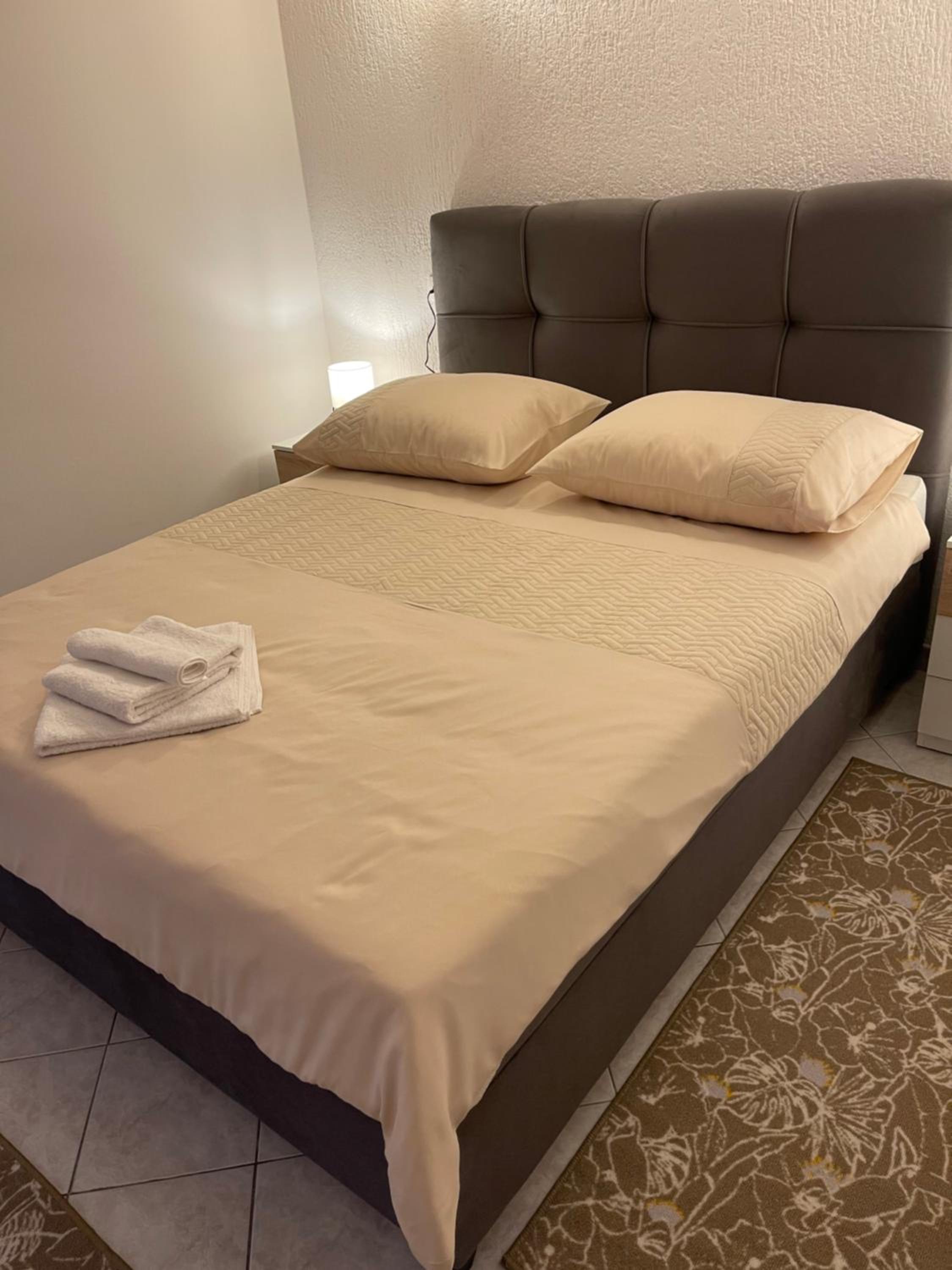 One-Bedroom Apartment - Photo 10