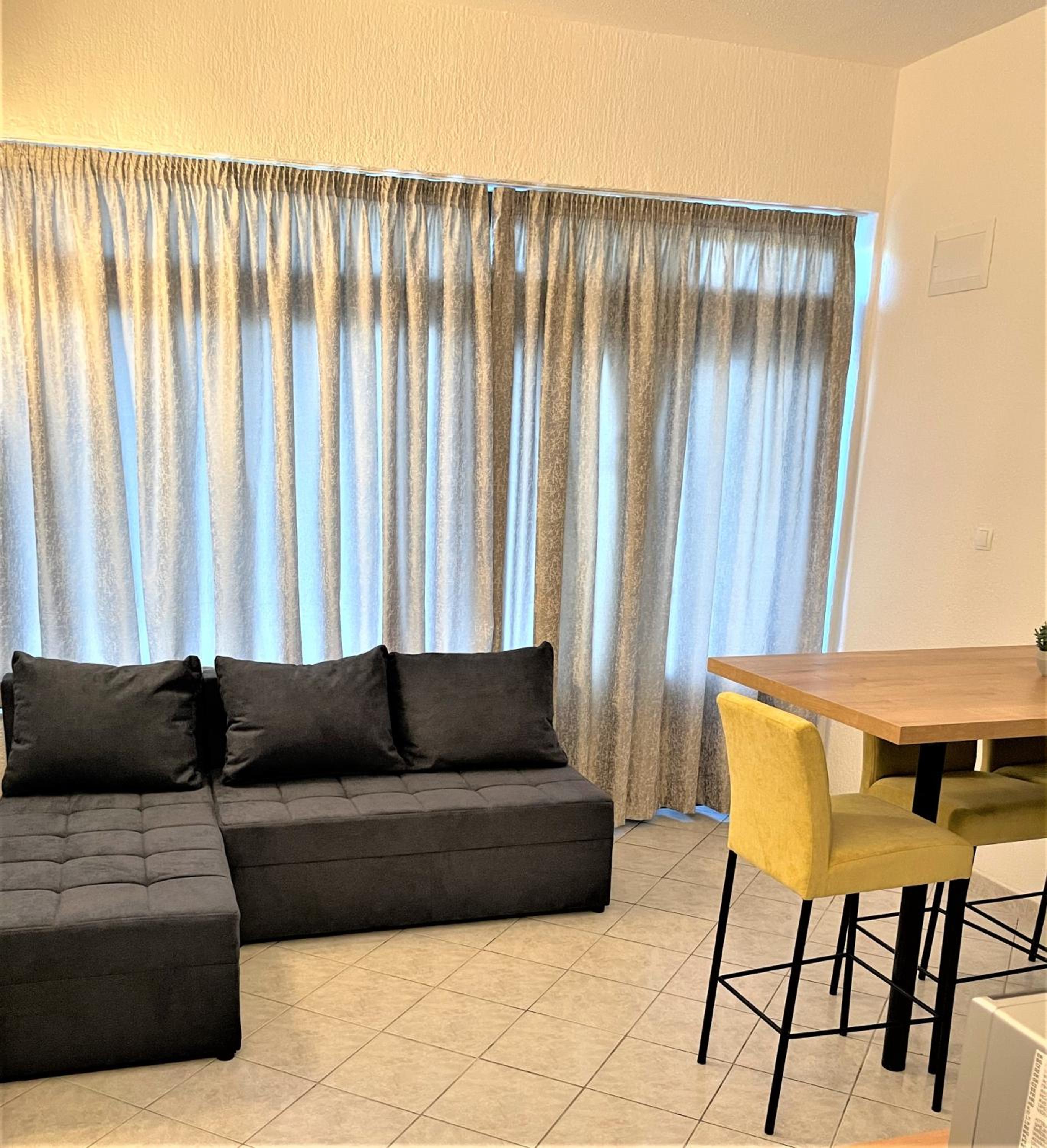 One-Bedroom Apartment - Photo 1