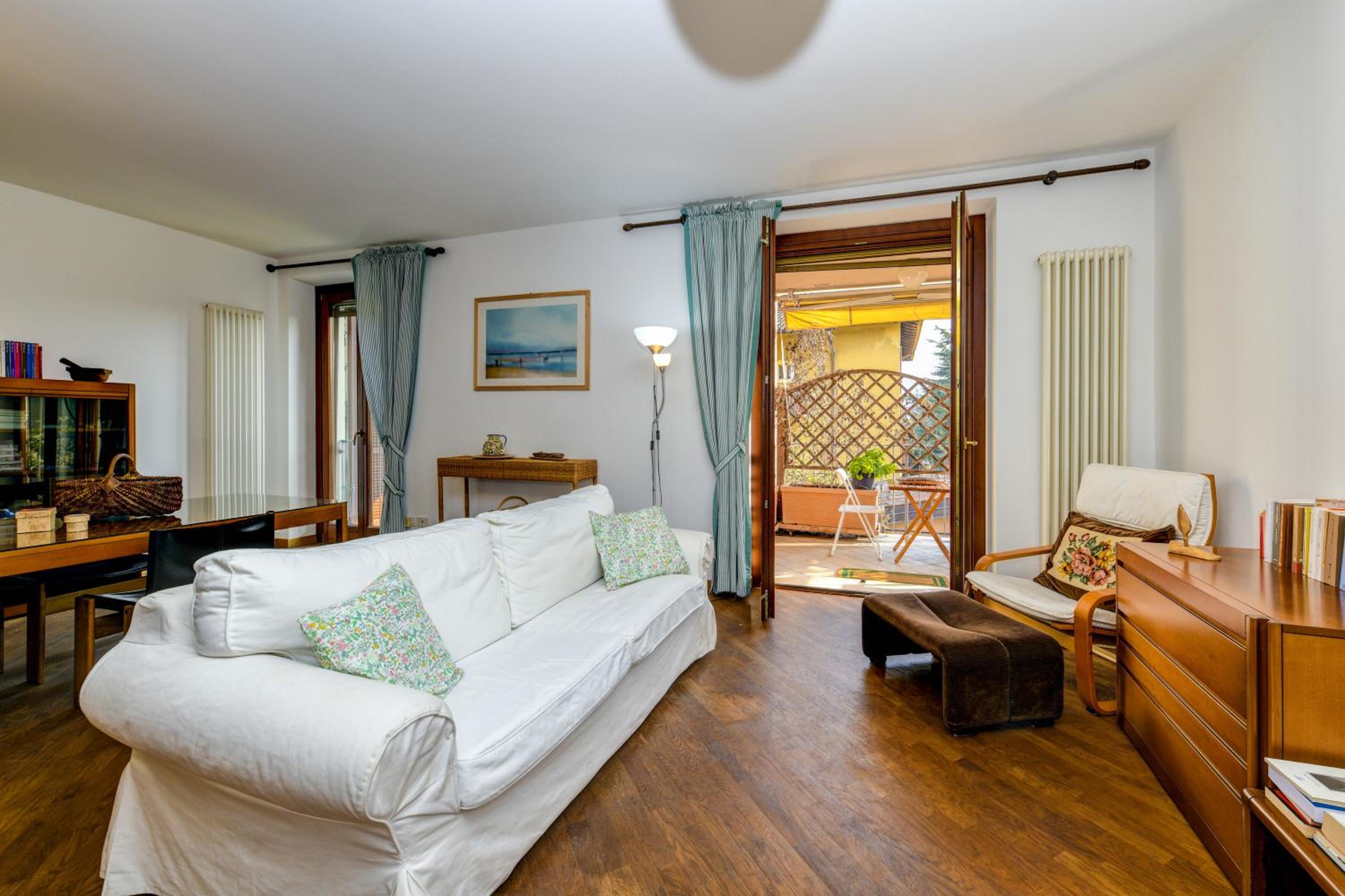 Superior One-Bedroom Apartment with Balcony