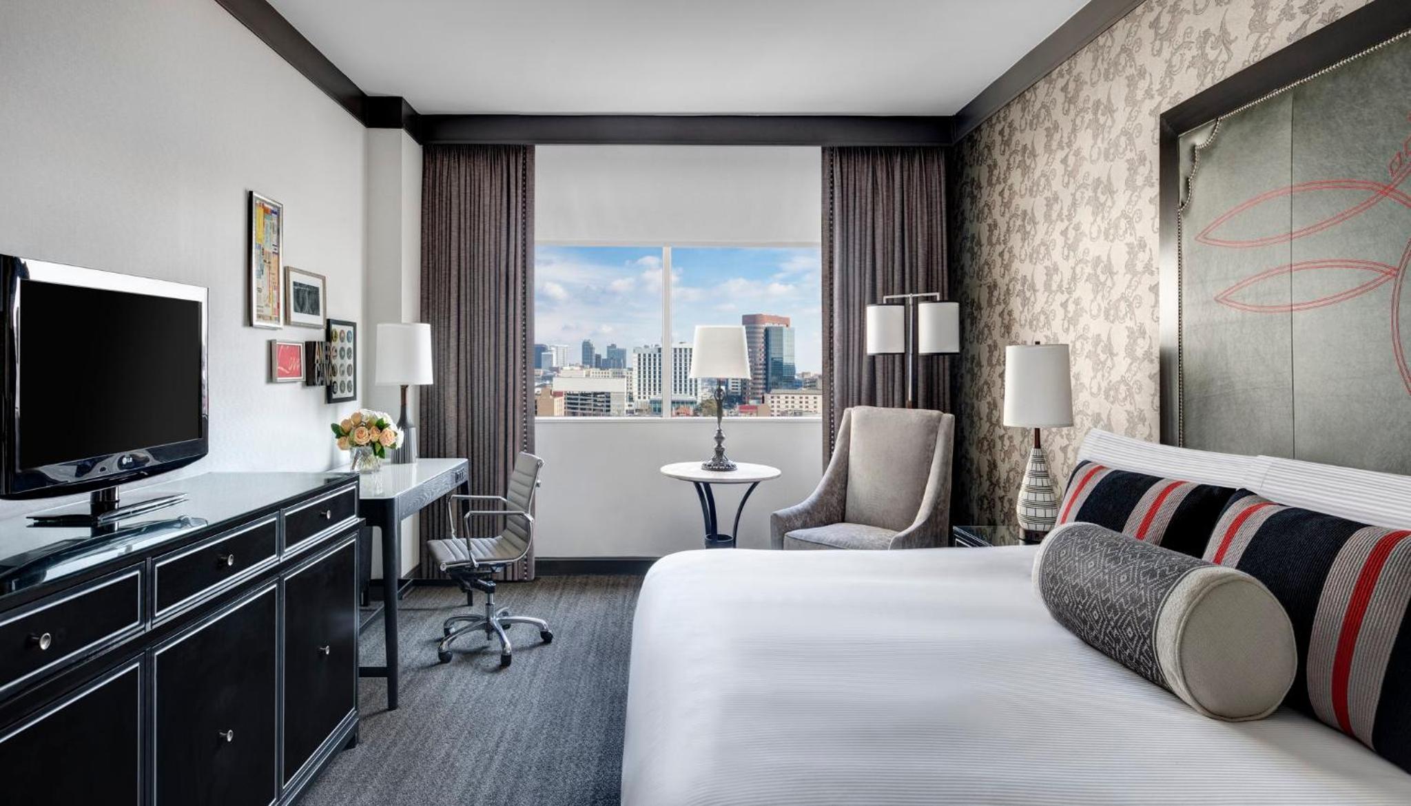 Deluxe King Room - Photo 4