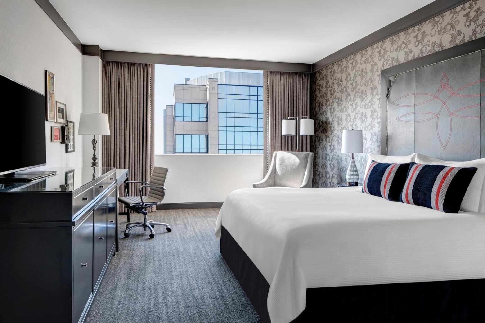 Premium Executive Suite - Photo 3