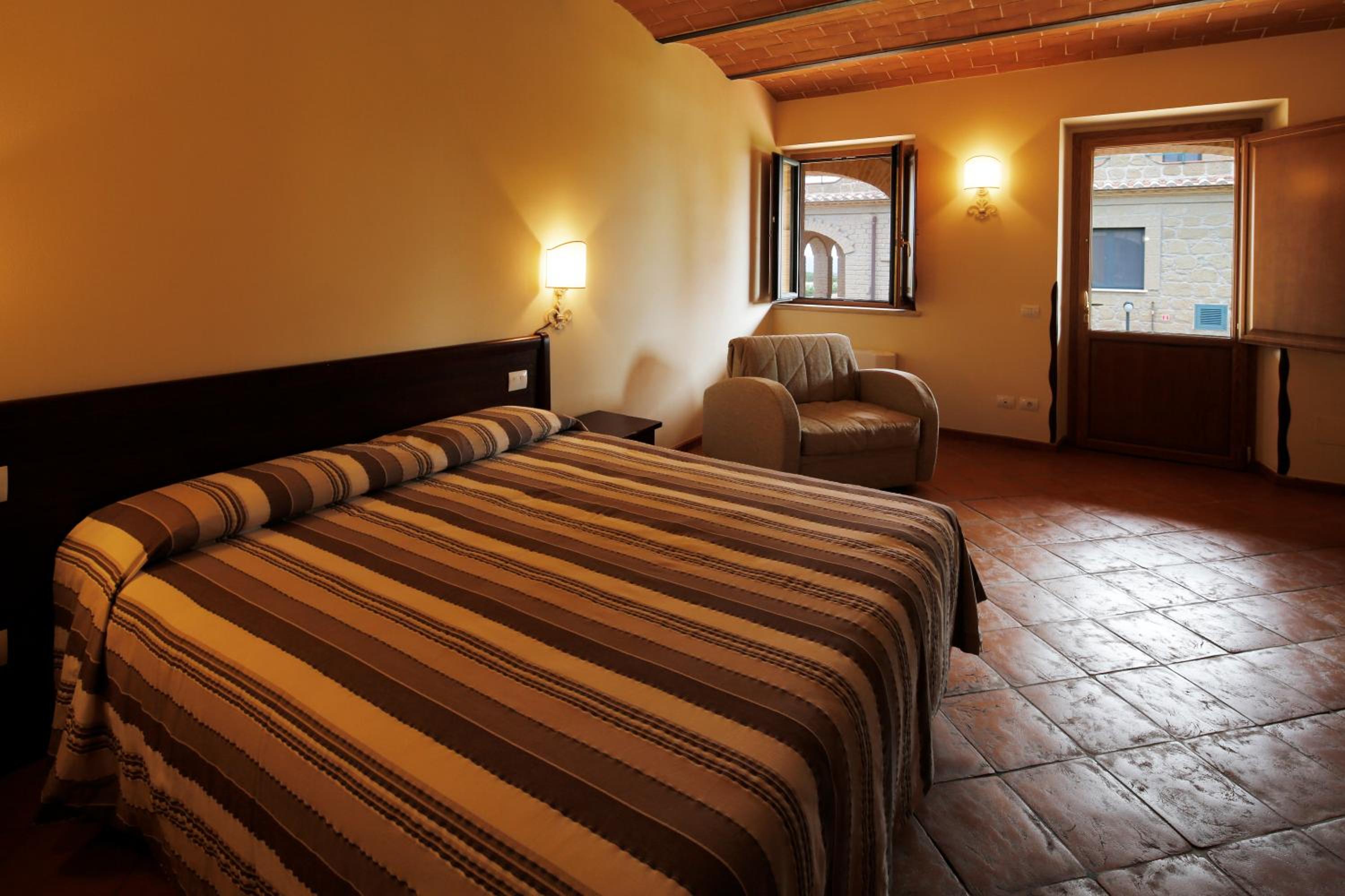 Double Room with Patio photo 3