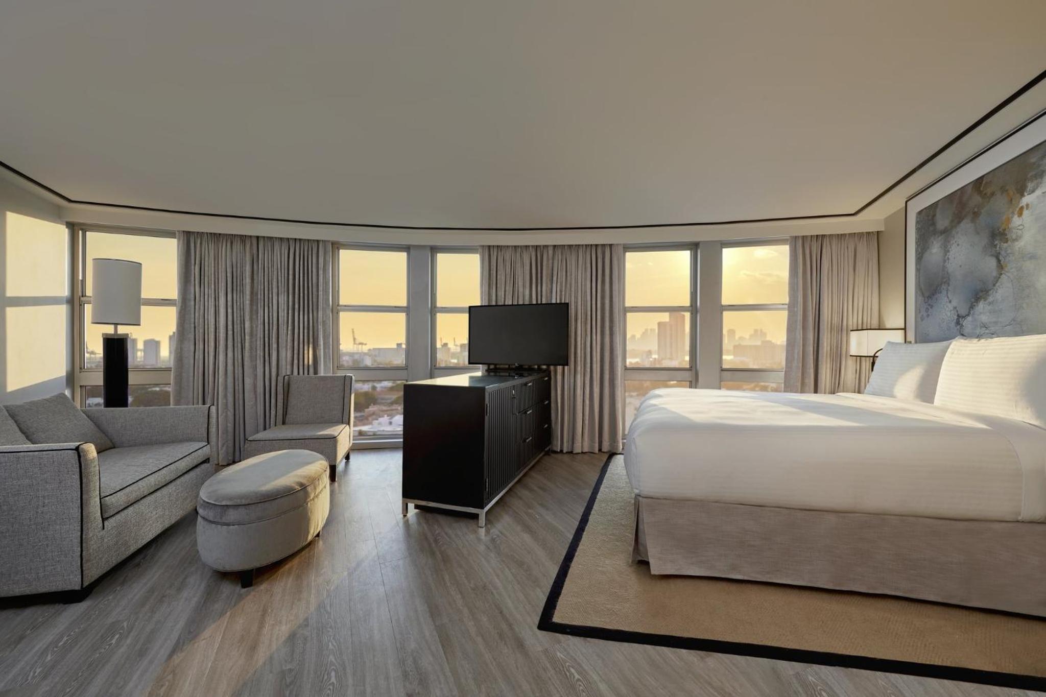 Suite (Non Smoking)