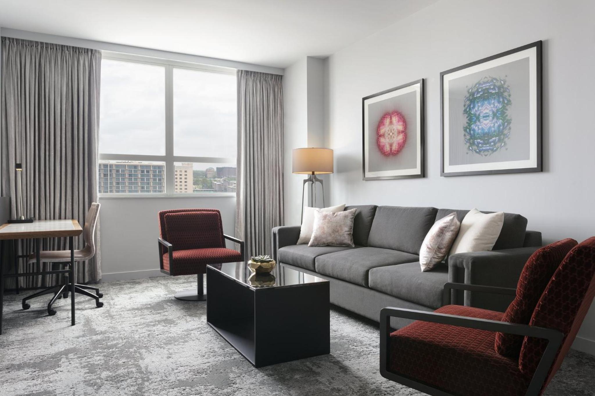 One-Bedroom King Suite - Photo 2