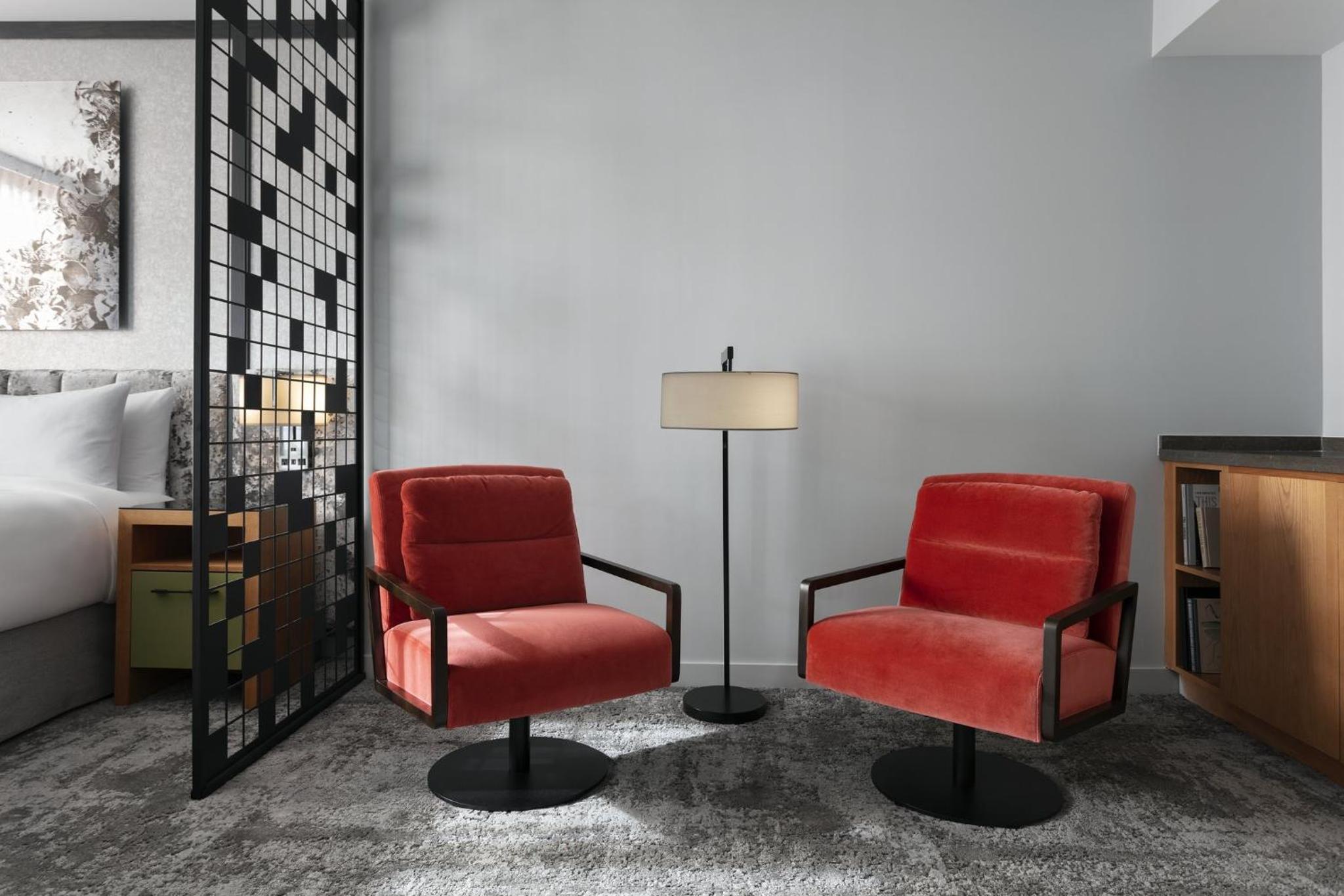 Executive King Suite - Photo 2