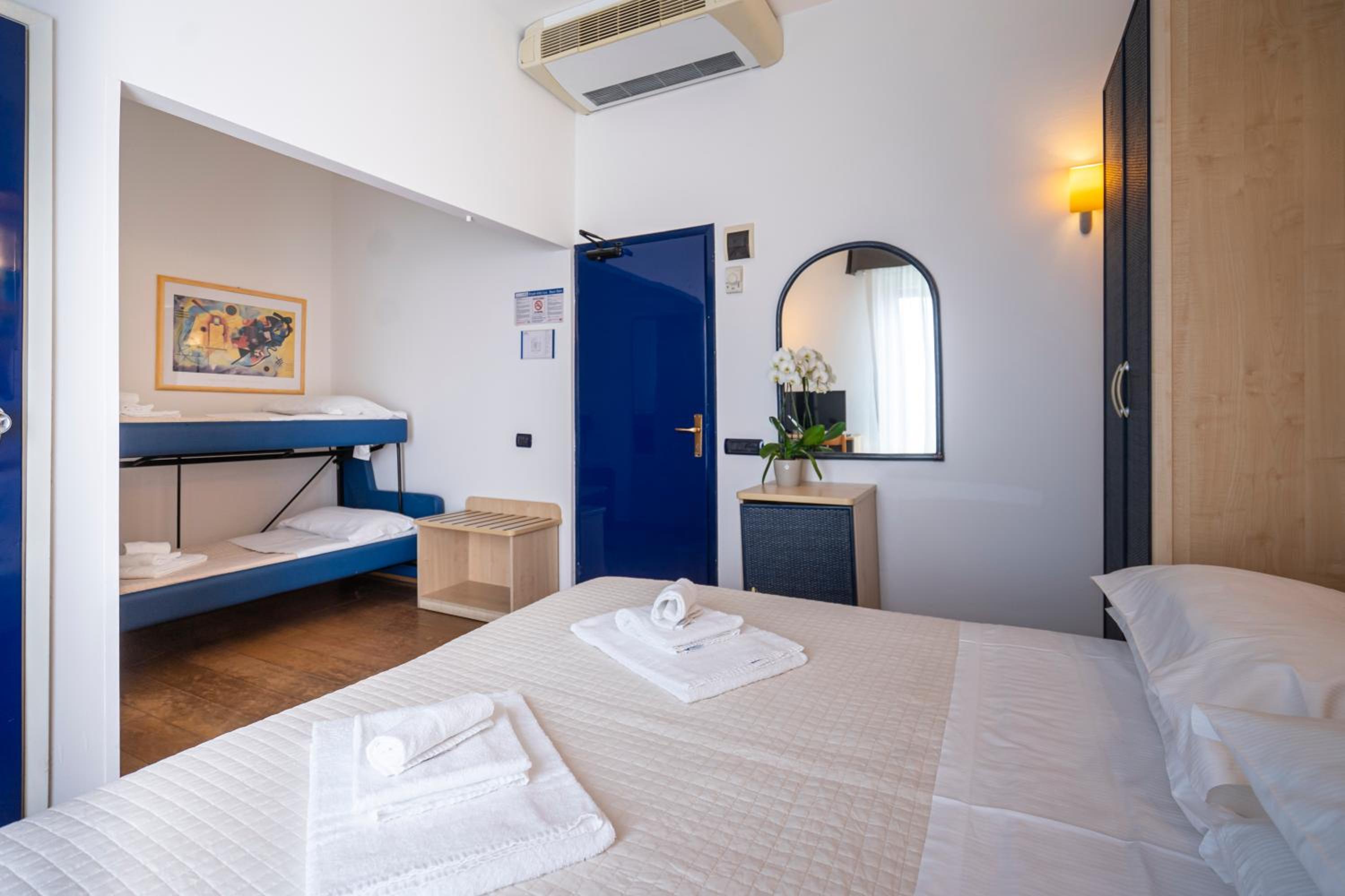 Comfort Quadruple Room - Photo 11