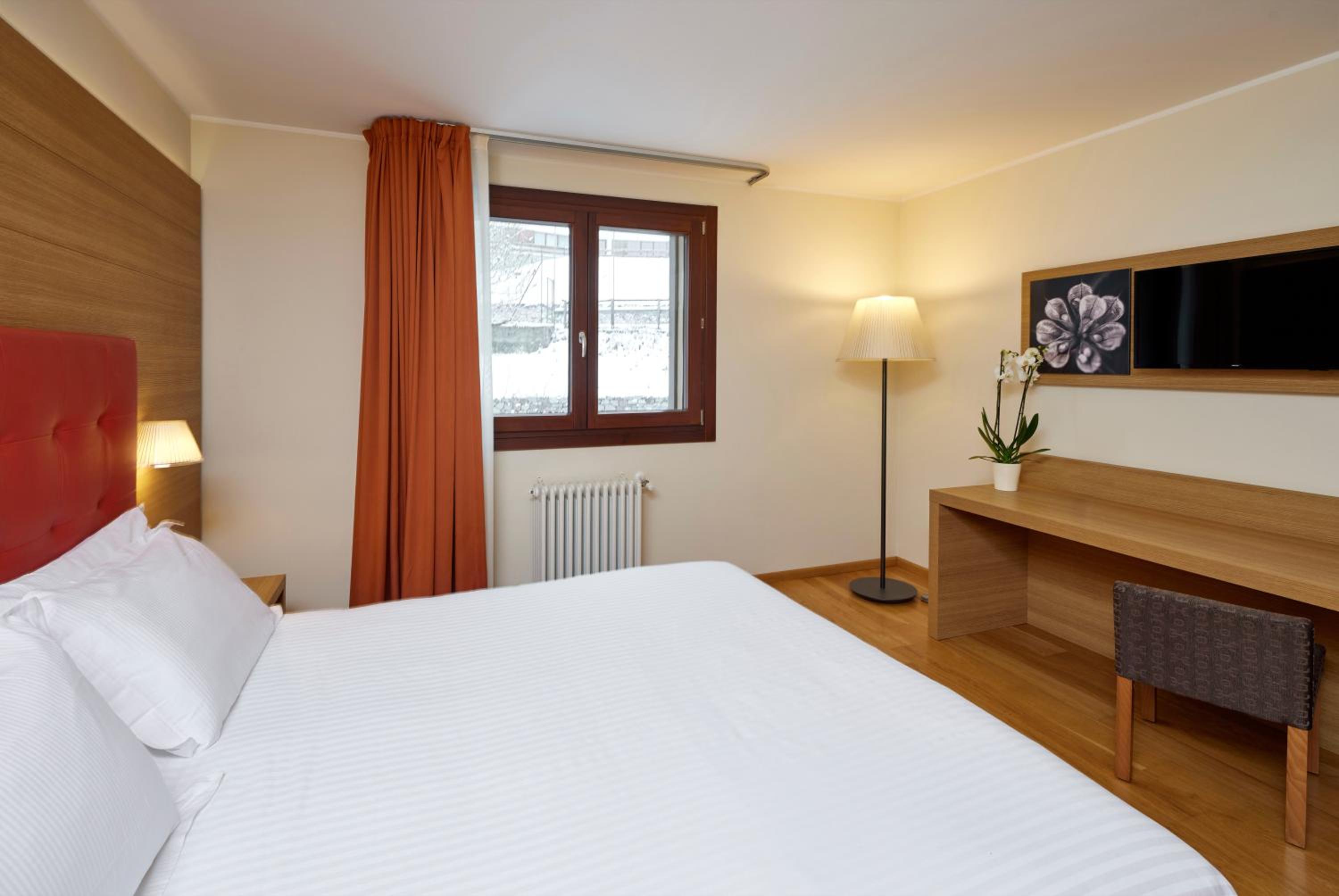 Standard Double or Twin Room photo 3
