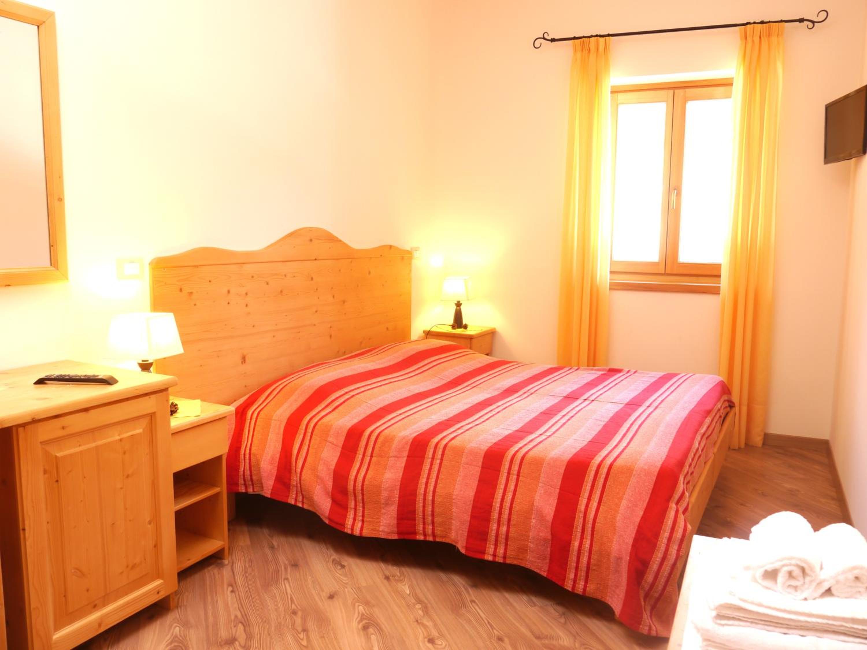 Double or Twin Room with Mountain View photo 2