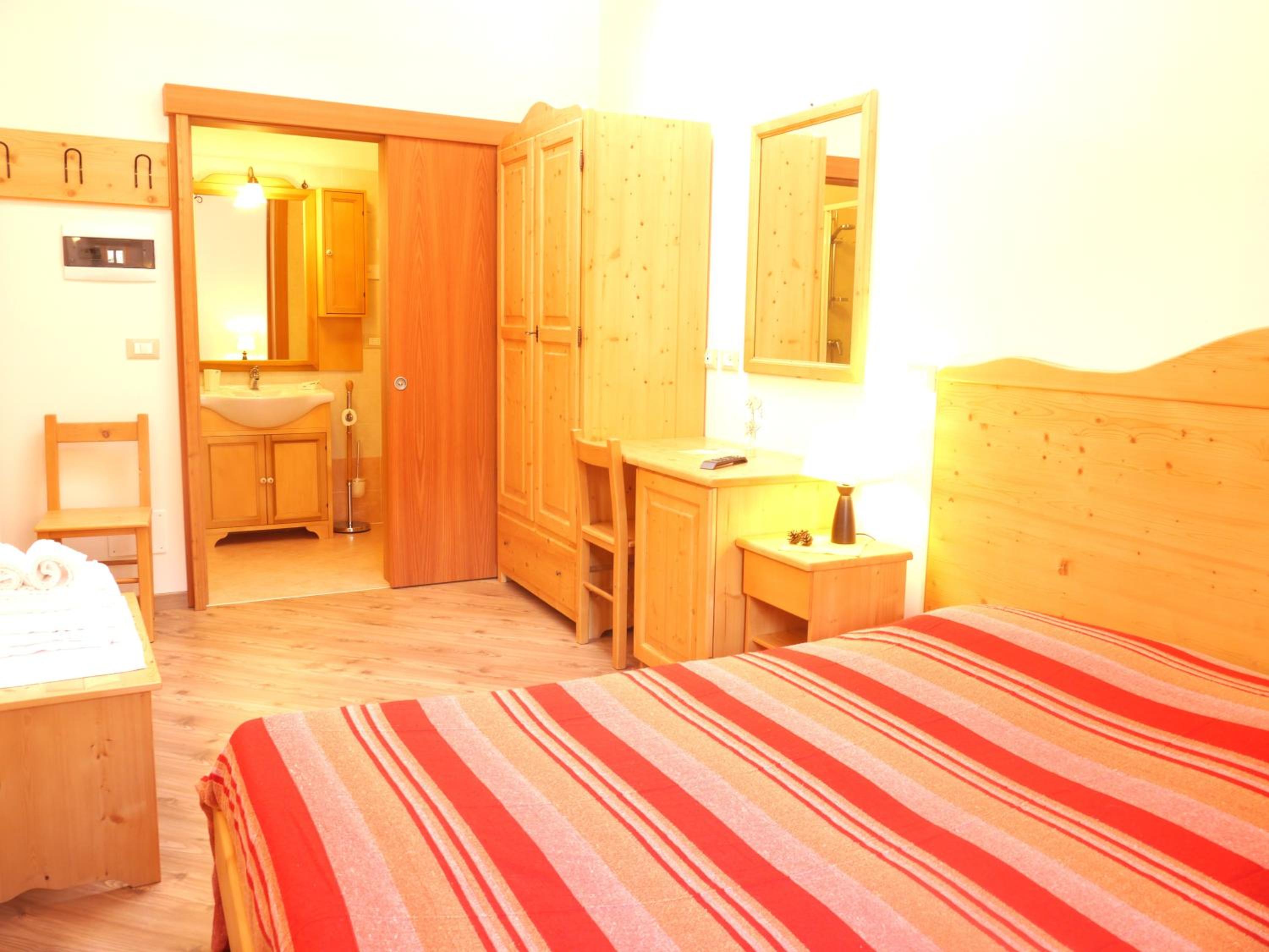 Double or Twin Room with Mountain View photo 1