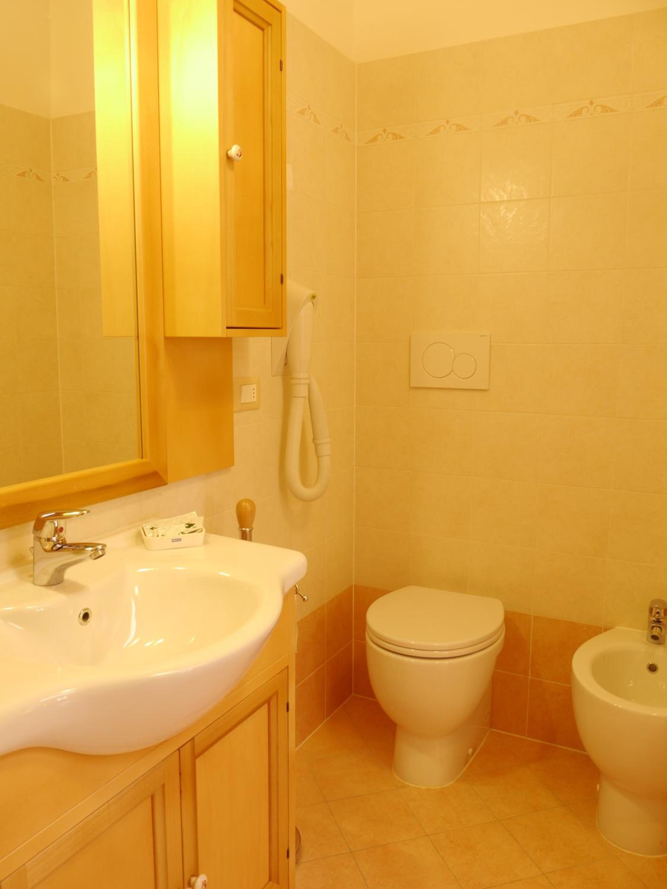 Double or Twin Room with Mountain View photo 3