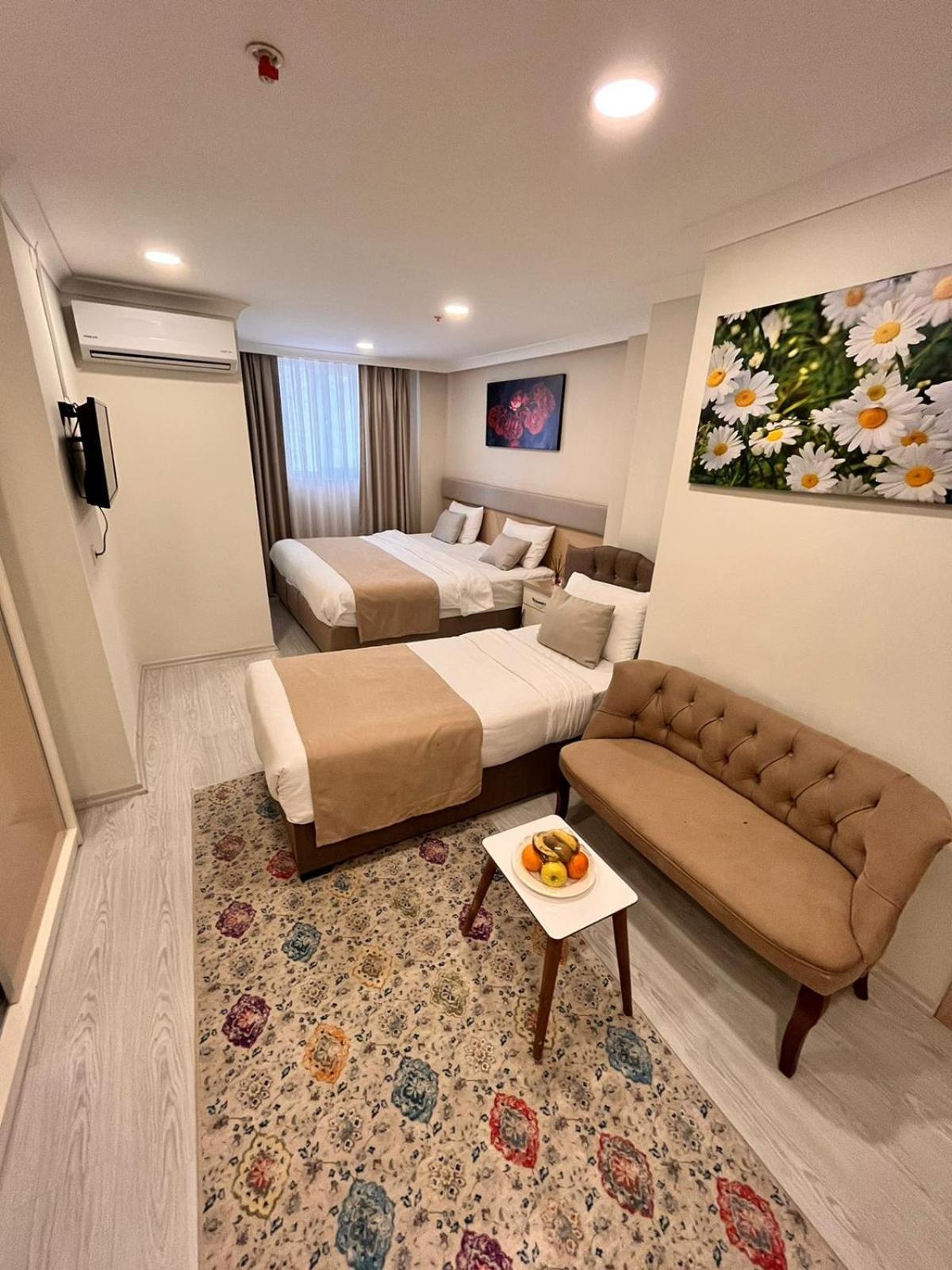Economy Triple Room - Photo 4
