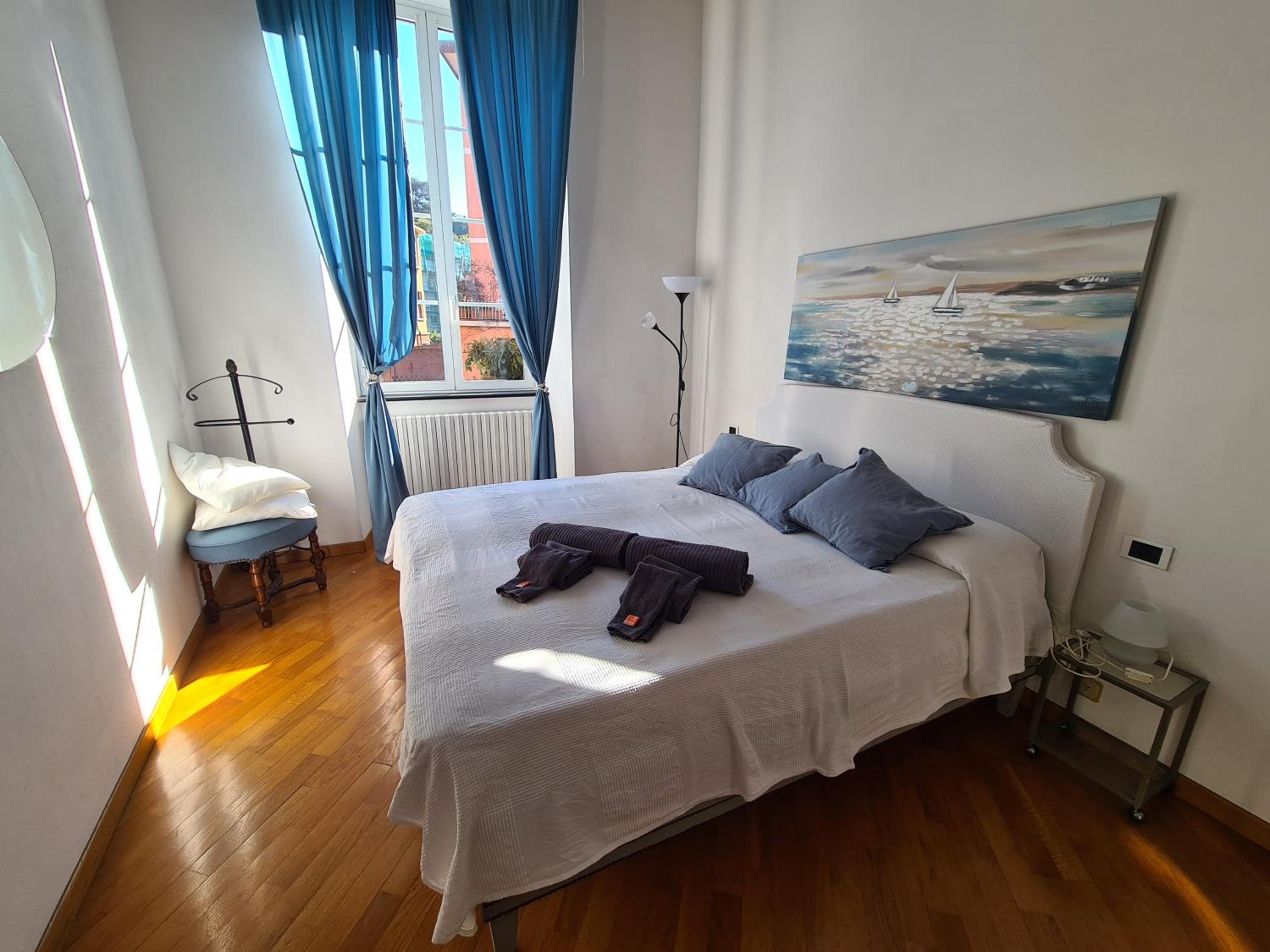 Three-Bedroom Apartment photo 1
