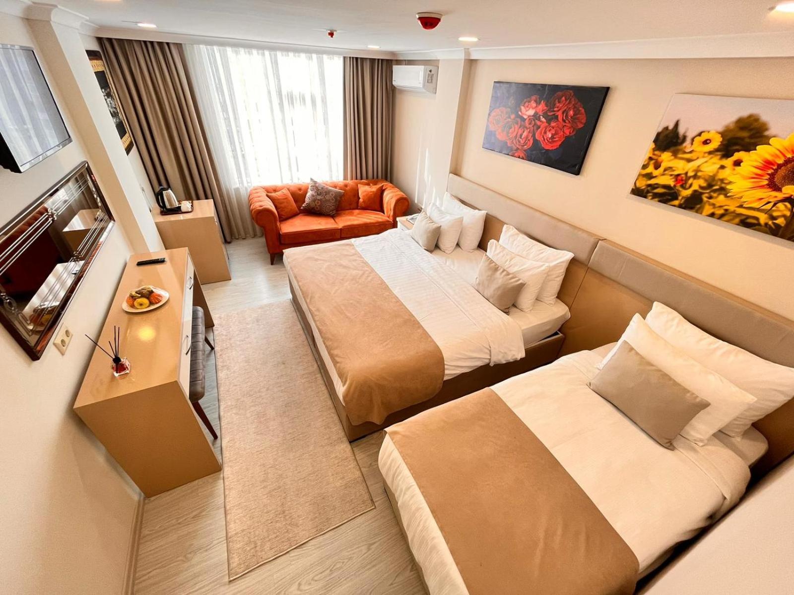 Deluxe Triple Room with Sea View - Photo 1