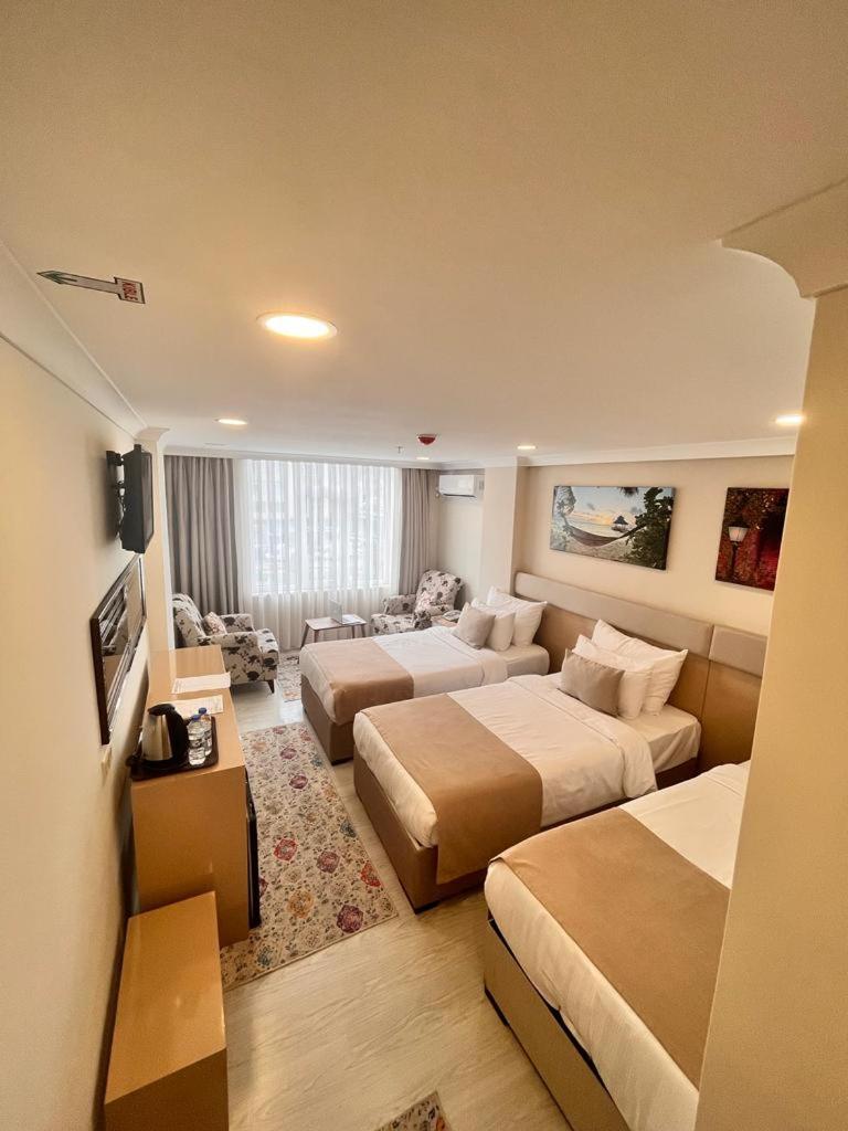 Deluxe Triple Room with Sea View - Photo 2