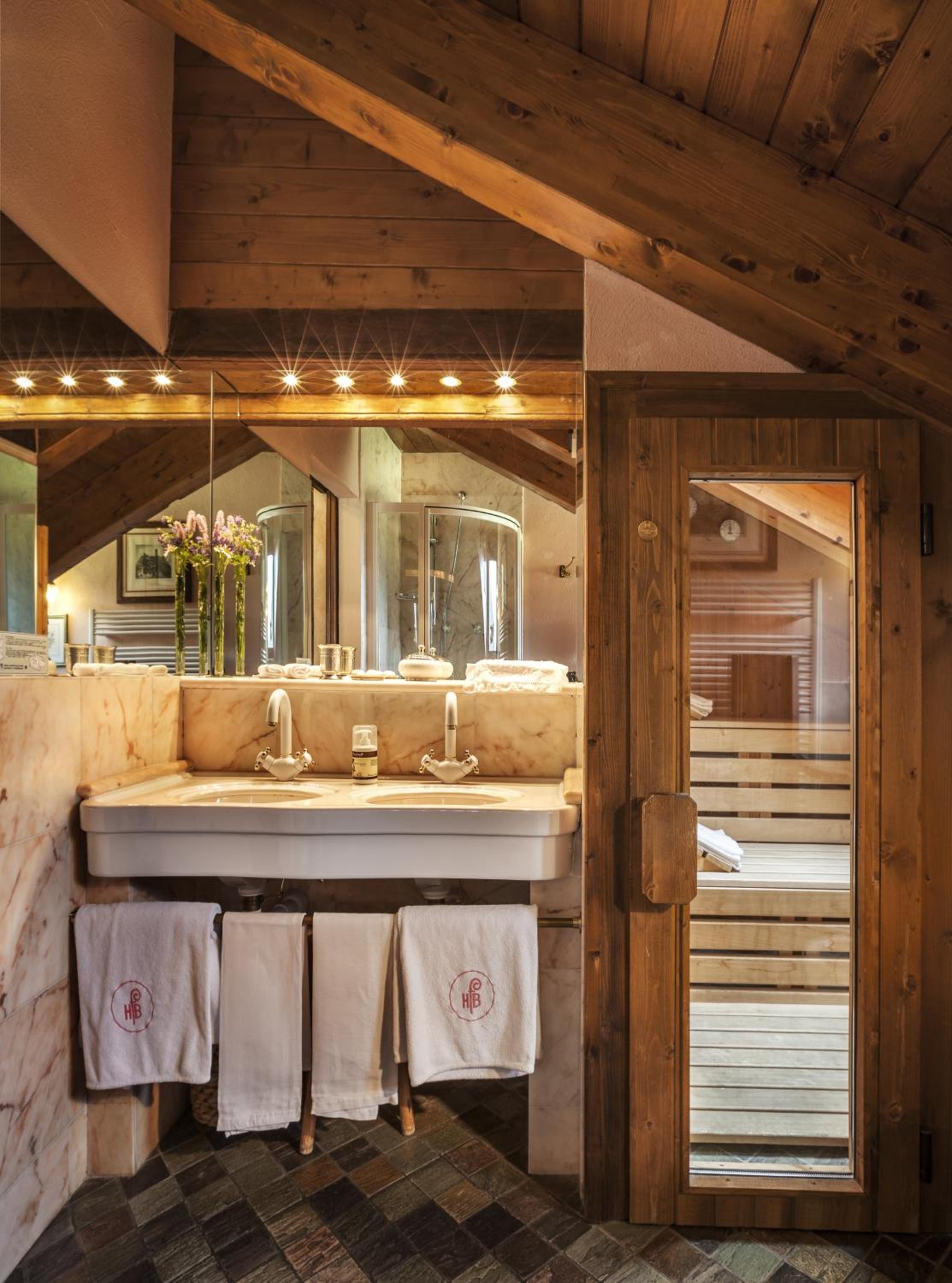 Suite with Balcony - Photo 6