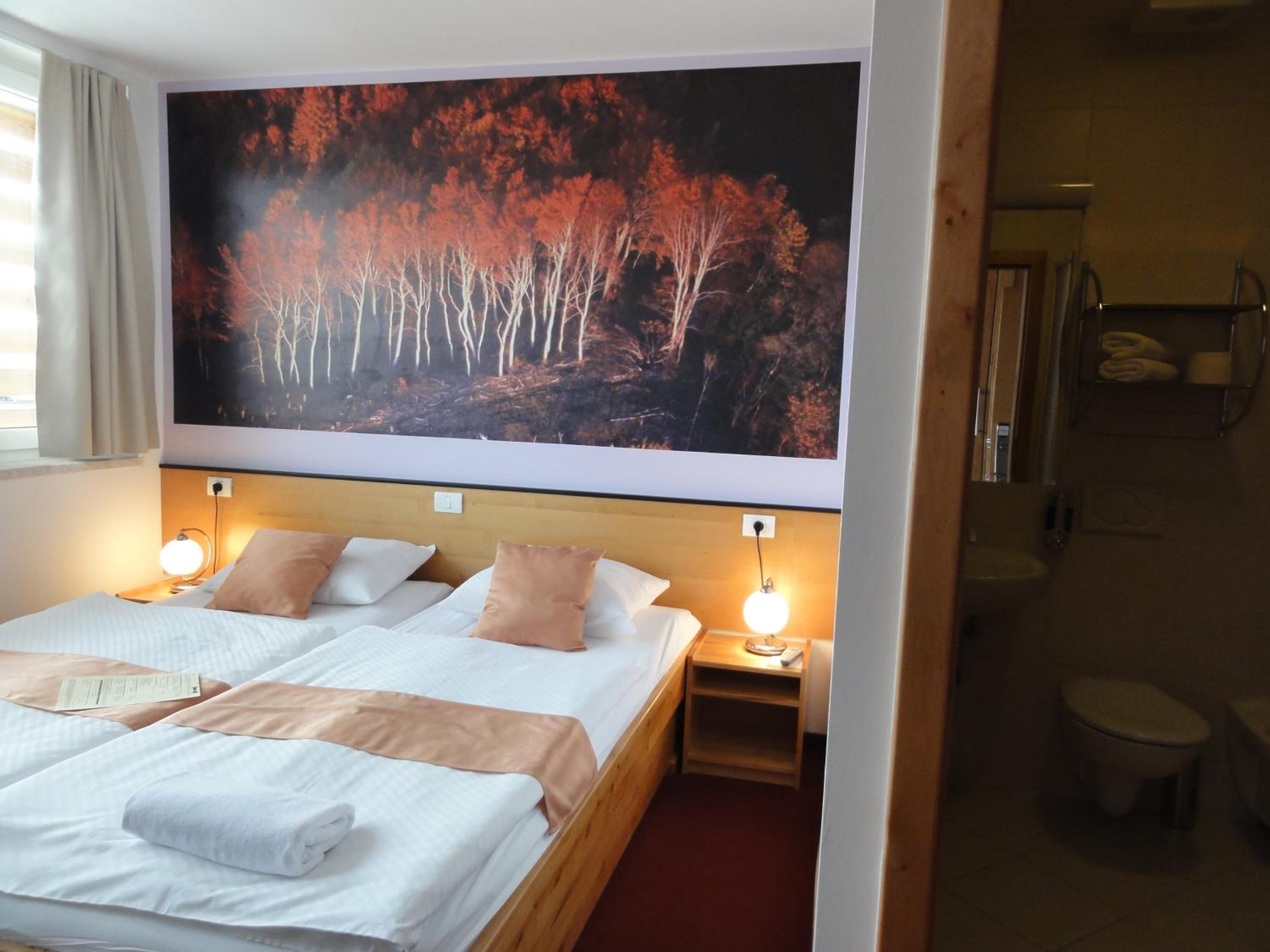 Double Room - Photo 3