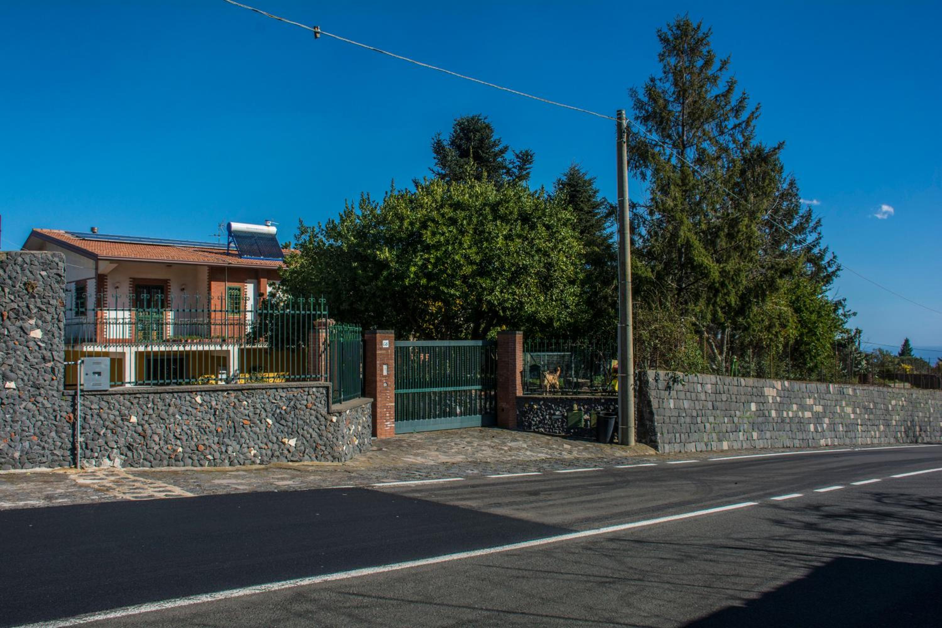 Three-Bedroom House photo 2