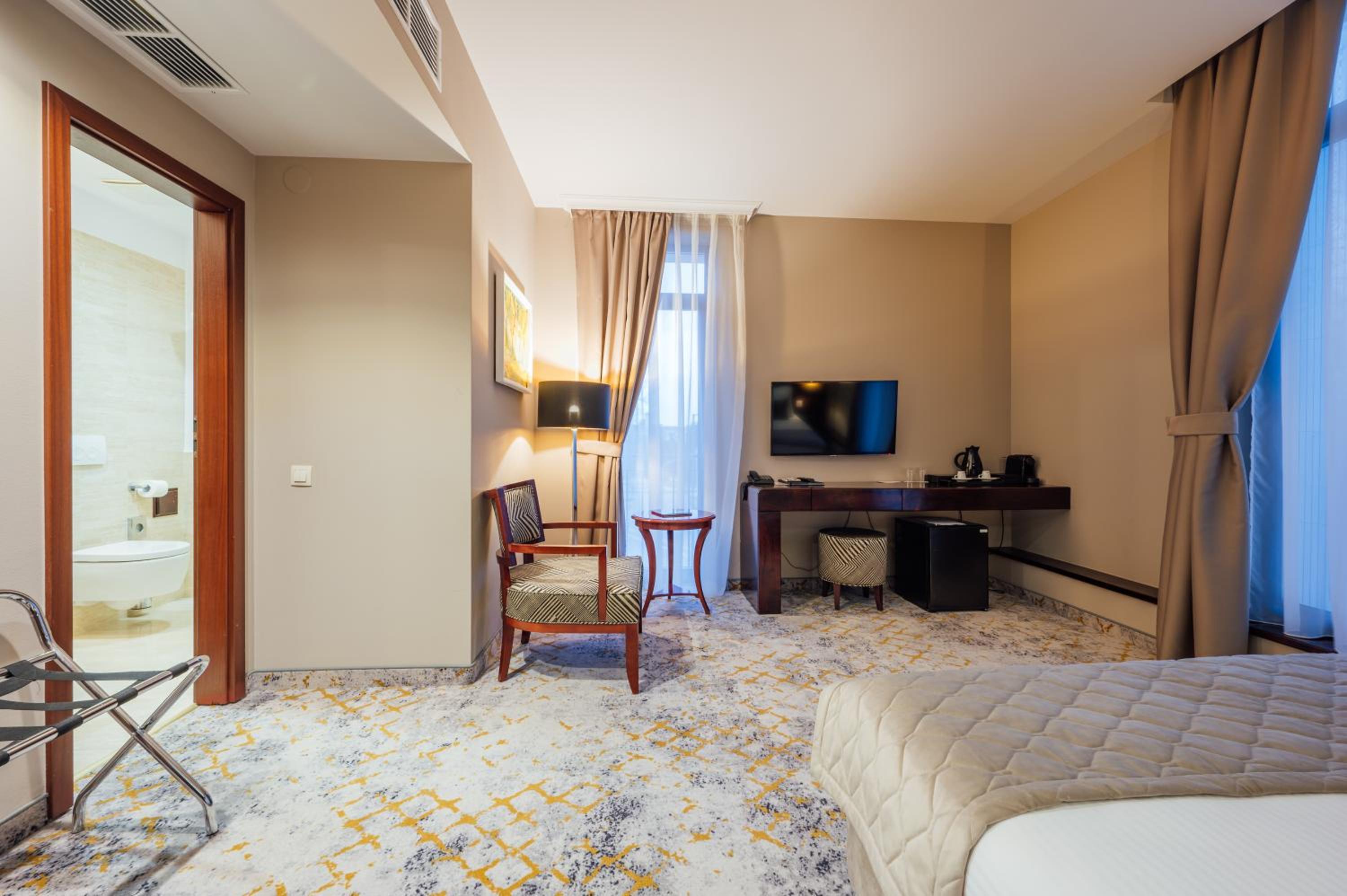 Double Room - Photo 3