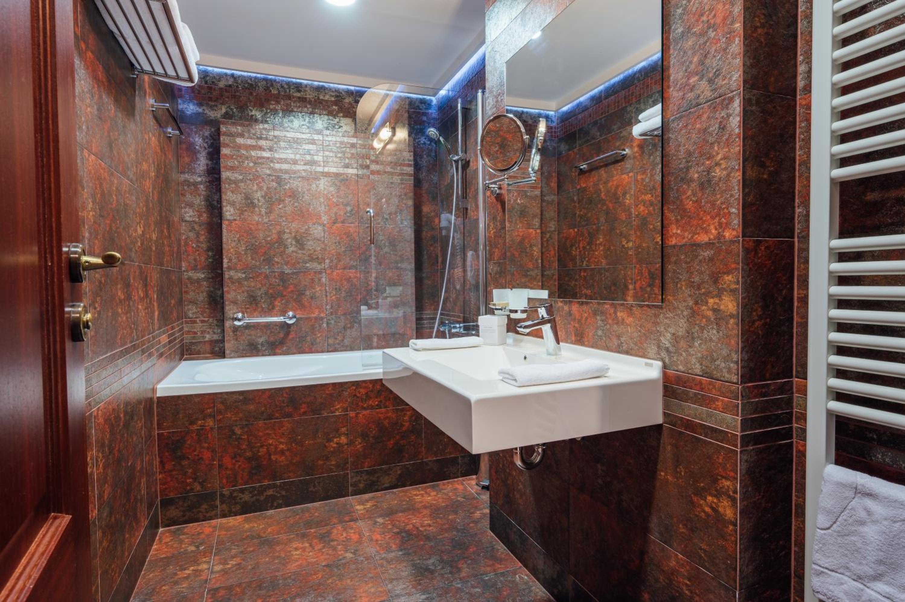 Superior Double Room - Photo 5