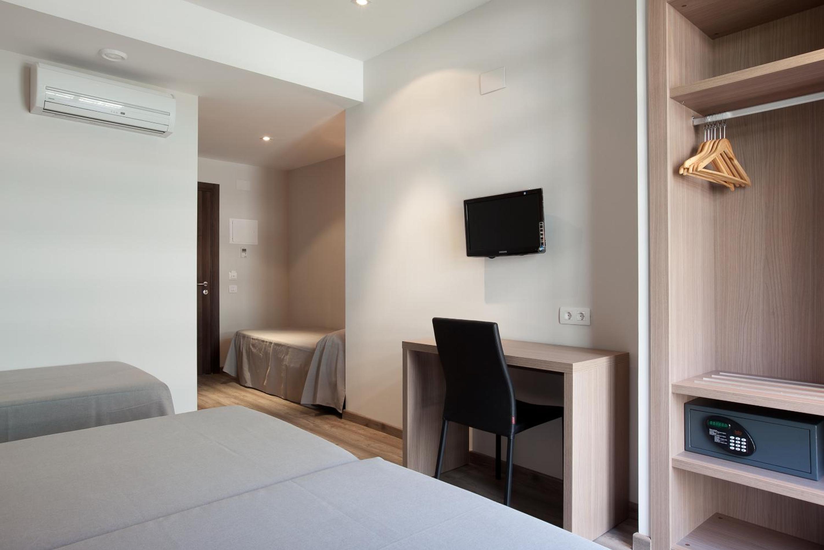 Quadruple Room photo 3