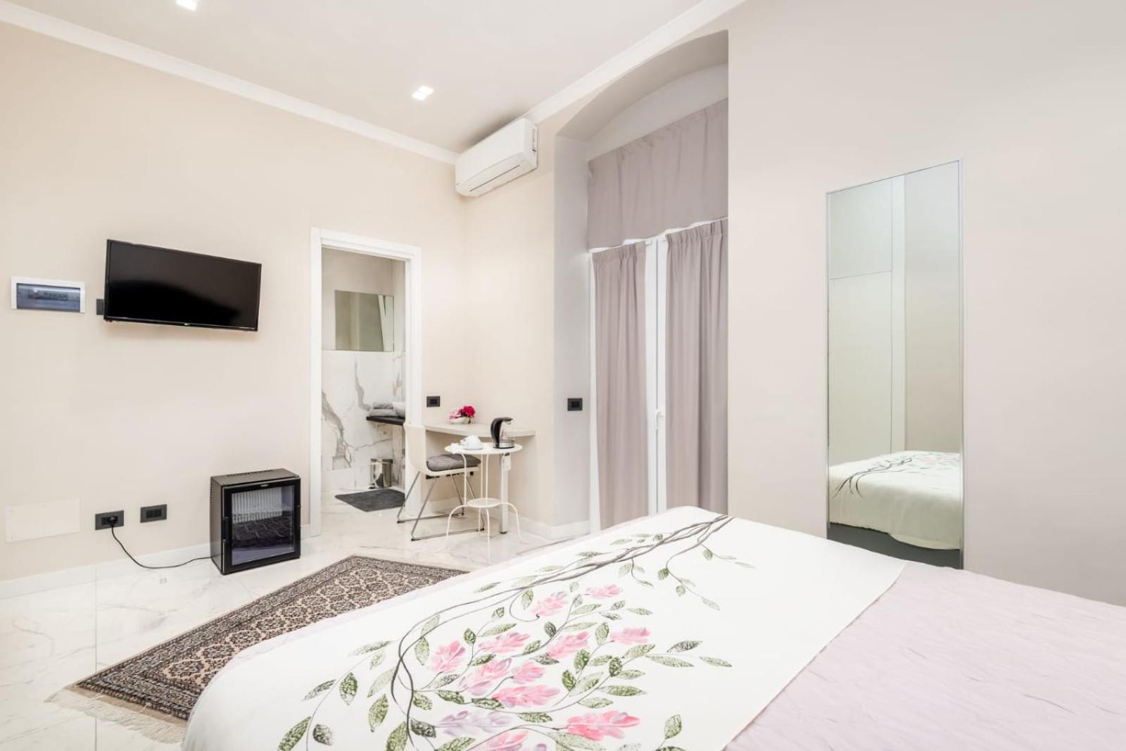 Double Room with Terrace - Photo 2