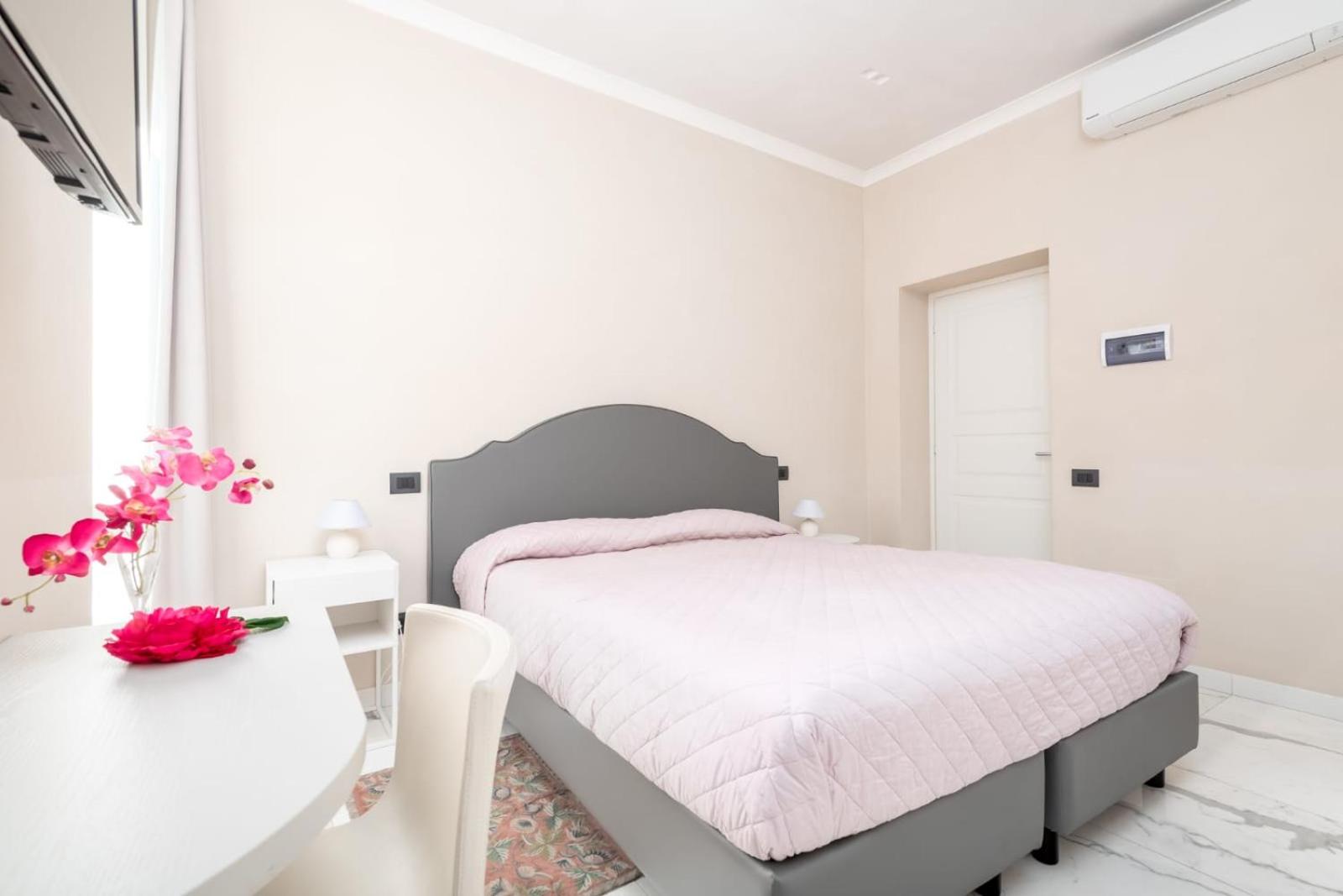 Double Room with Terrace - Photo 12