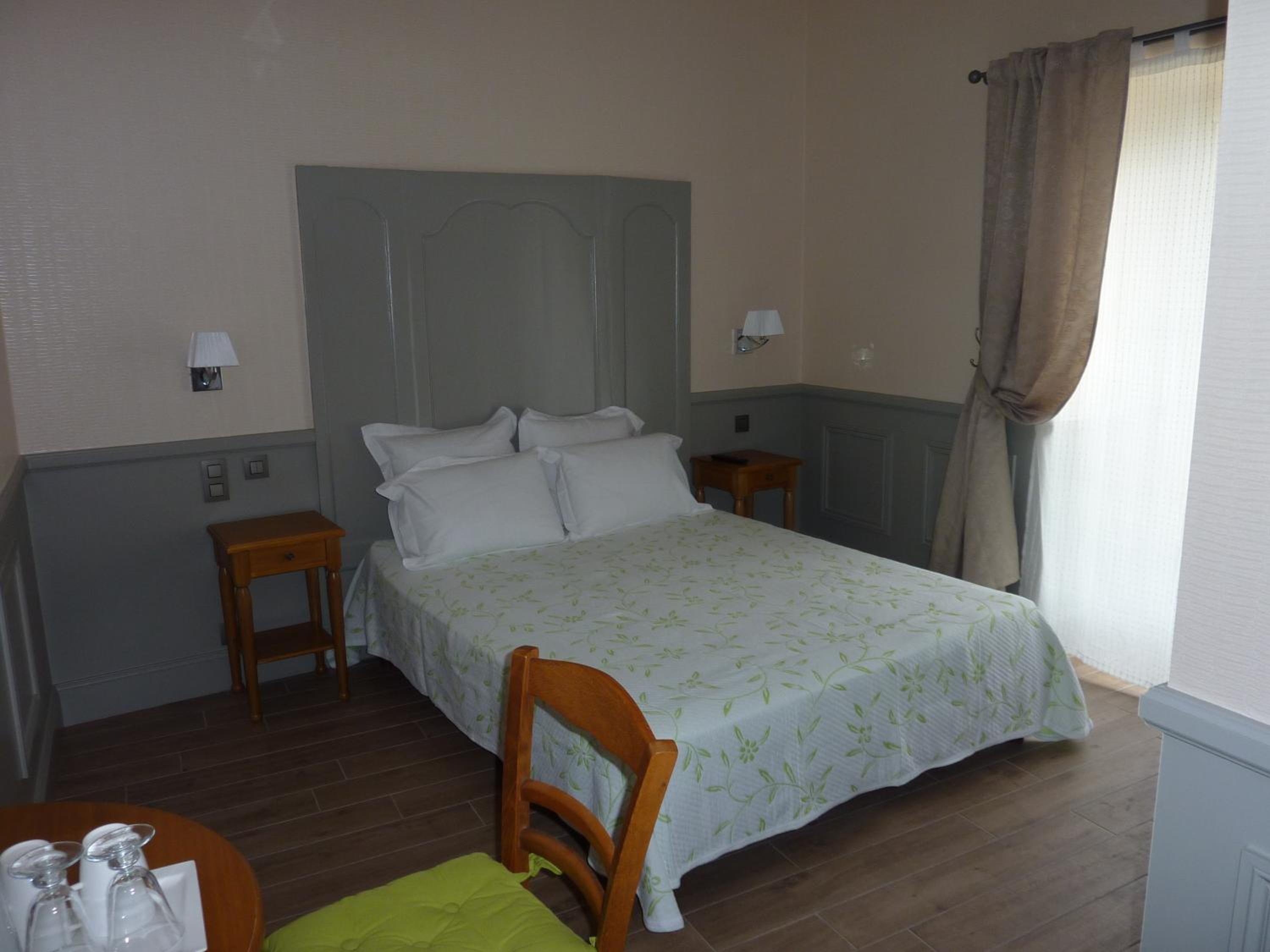 Deluxe Double Room with Shower photo 3