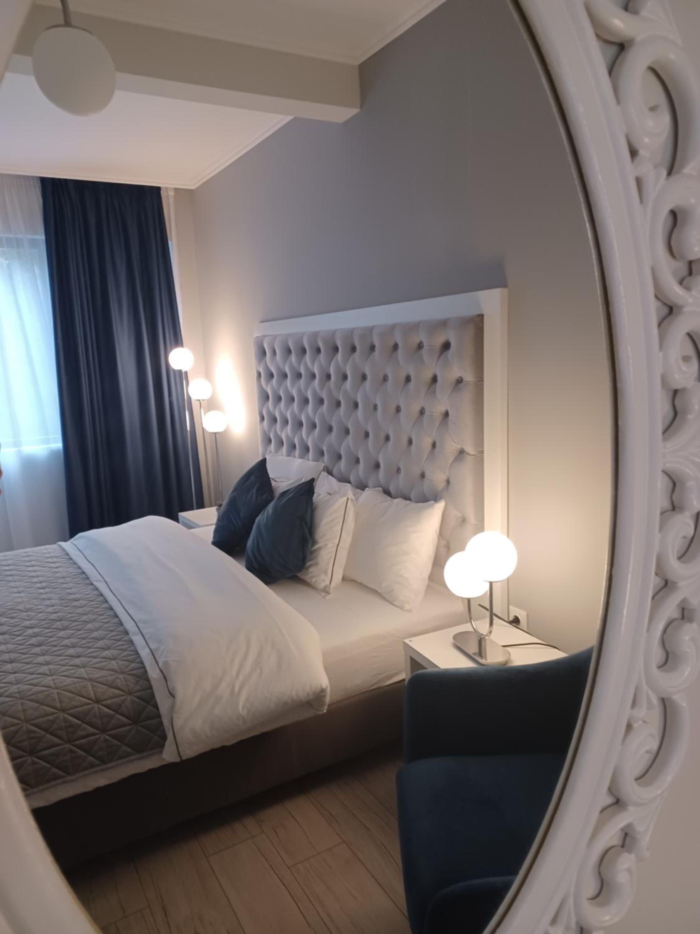 One-Bedroom Apartment - Photo 34
