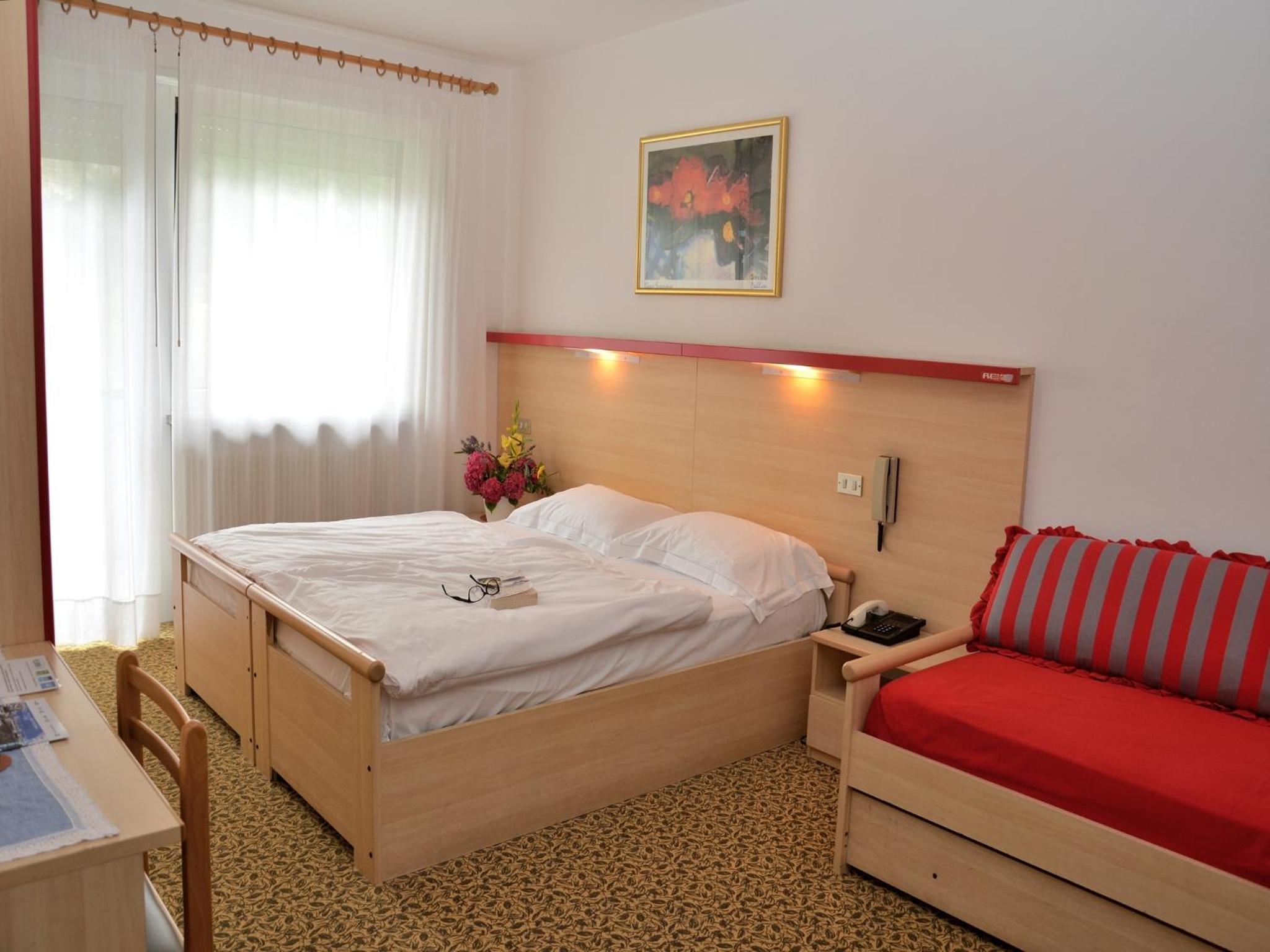 Double or Twin Room with Balcony photo 3