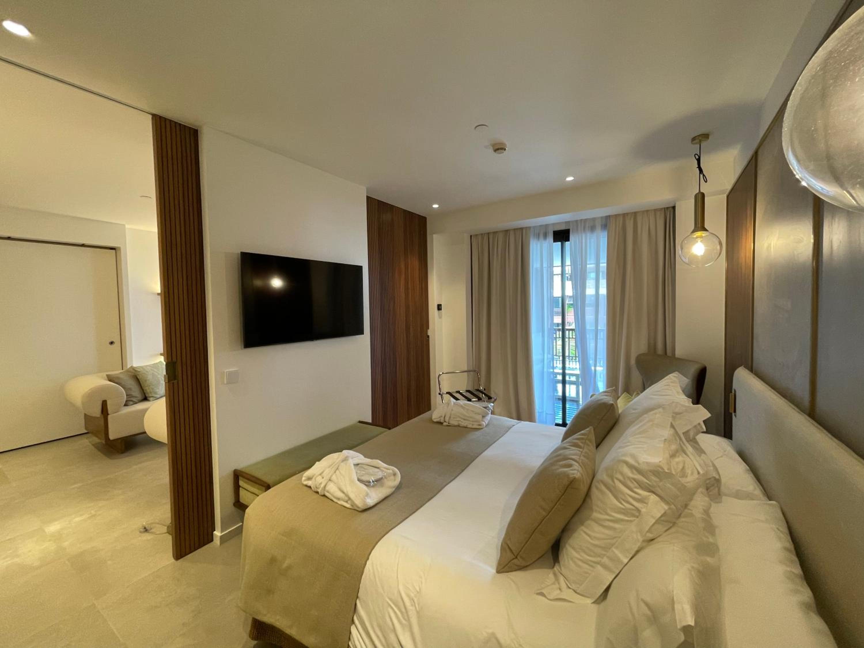 Premium Junior Suite thumbnail 5
