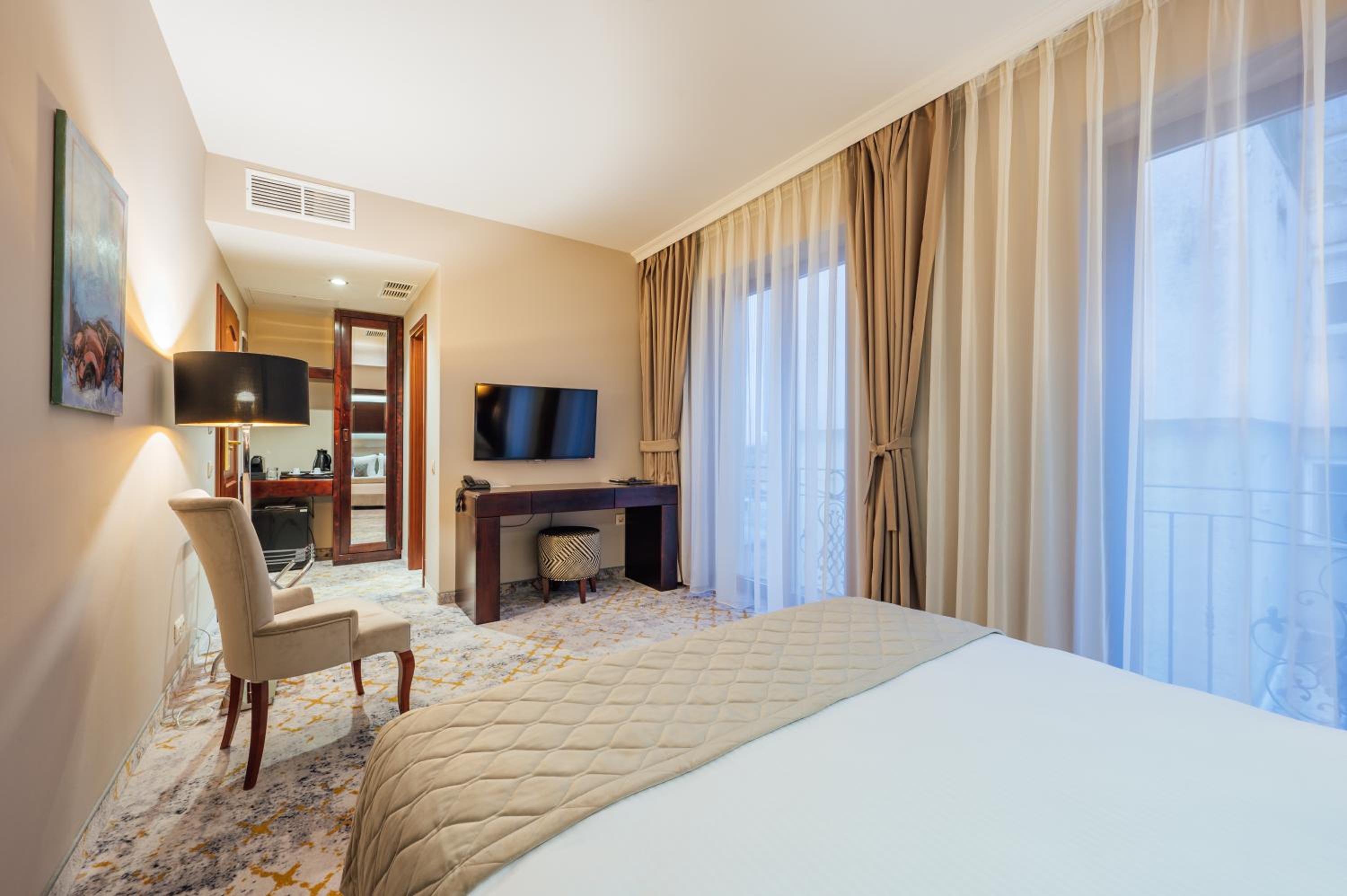 Standard Double Room - Photo 4