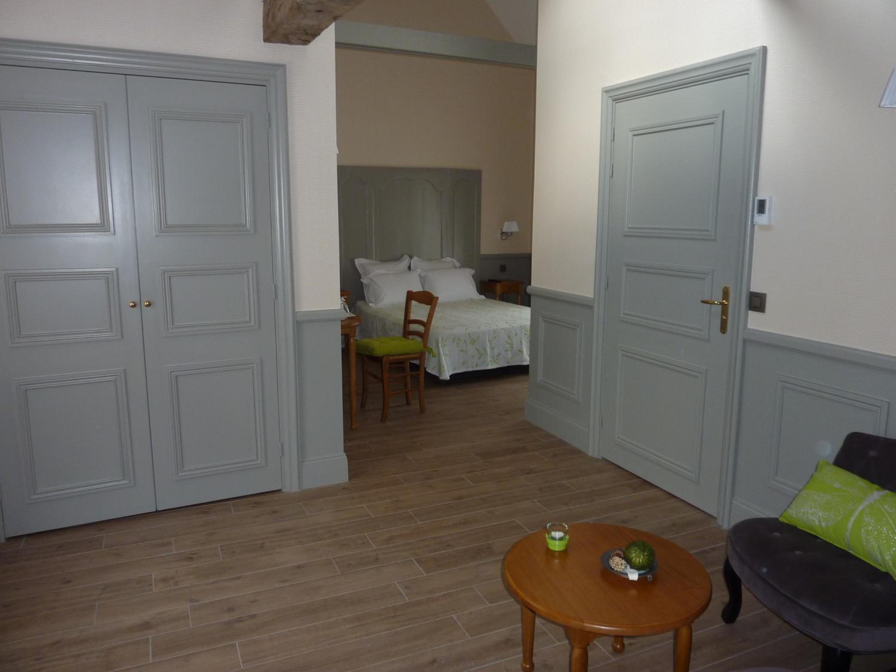 Deluxe Double Room with Shower photo 2
