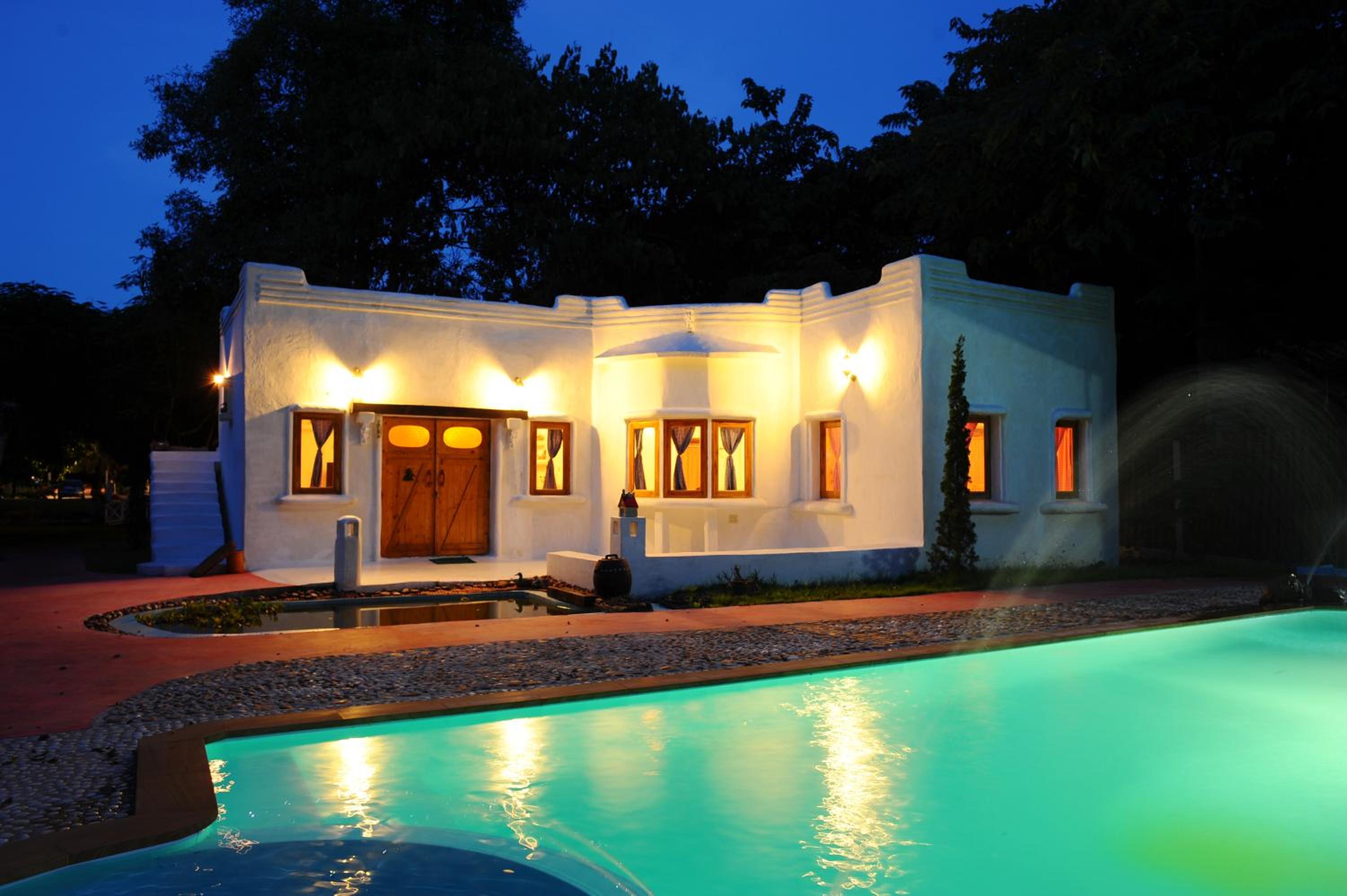 Deluxe Two-Bedroom Villa with Pool View photo 3