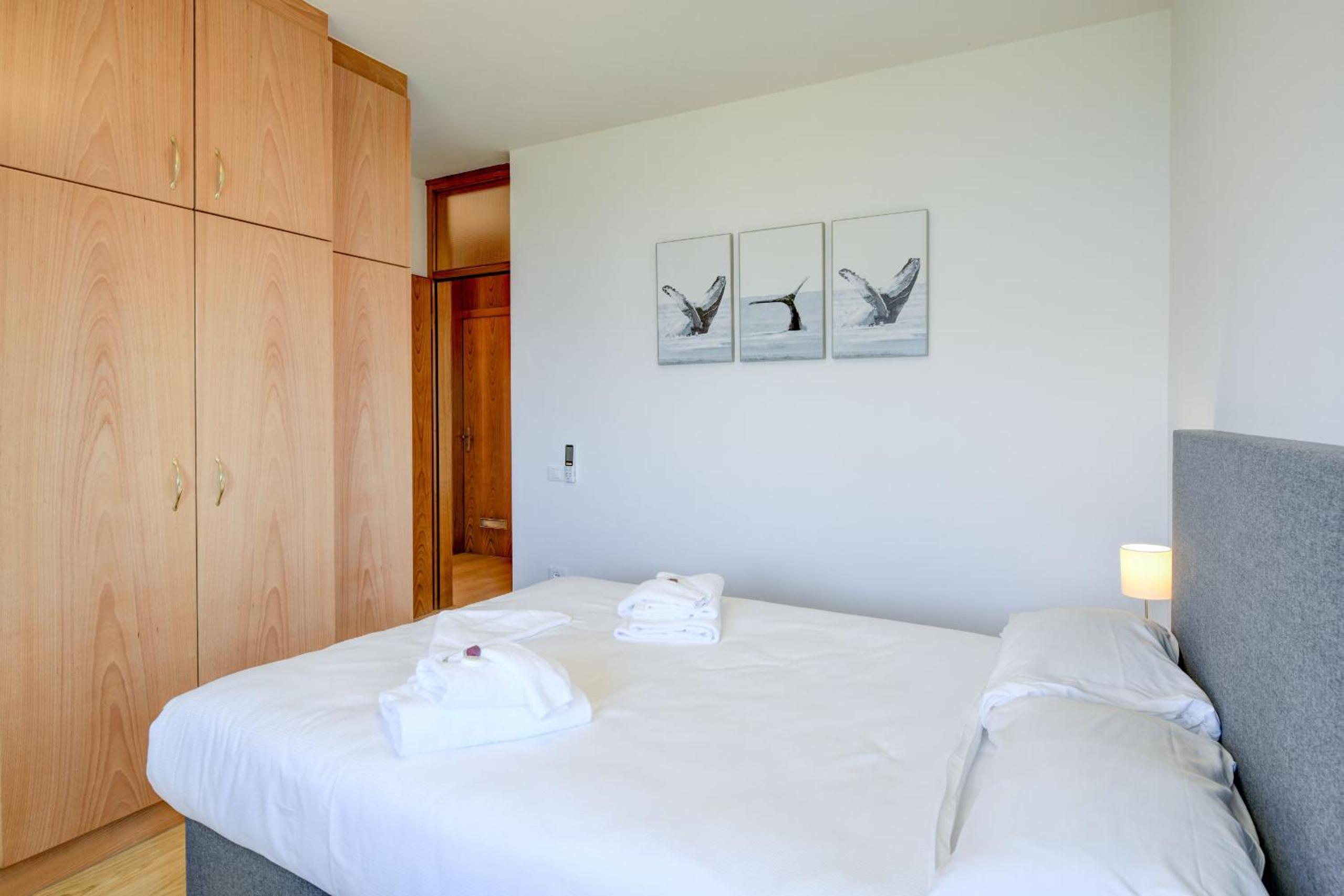 Three-Bedroom House photo 2
