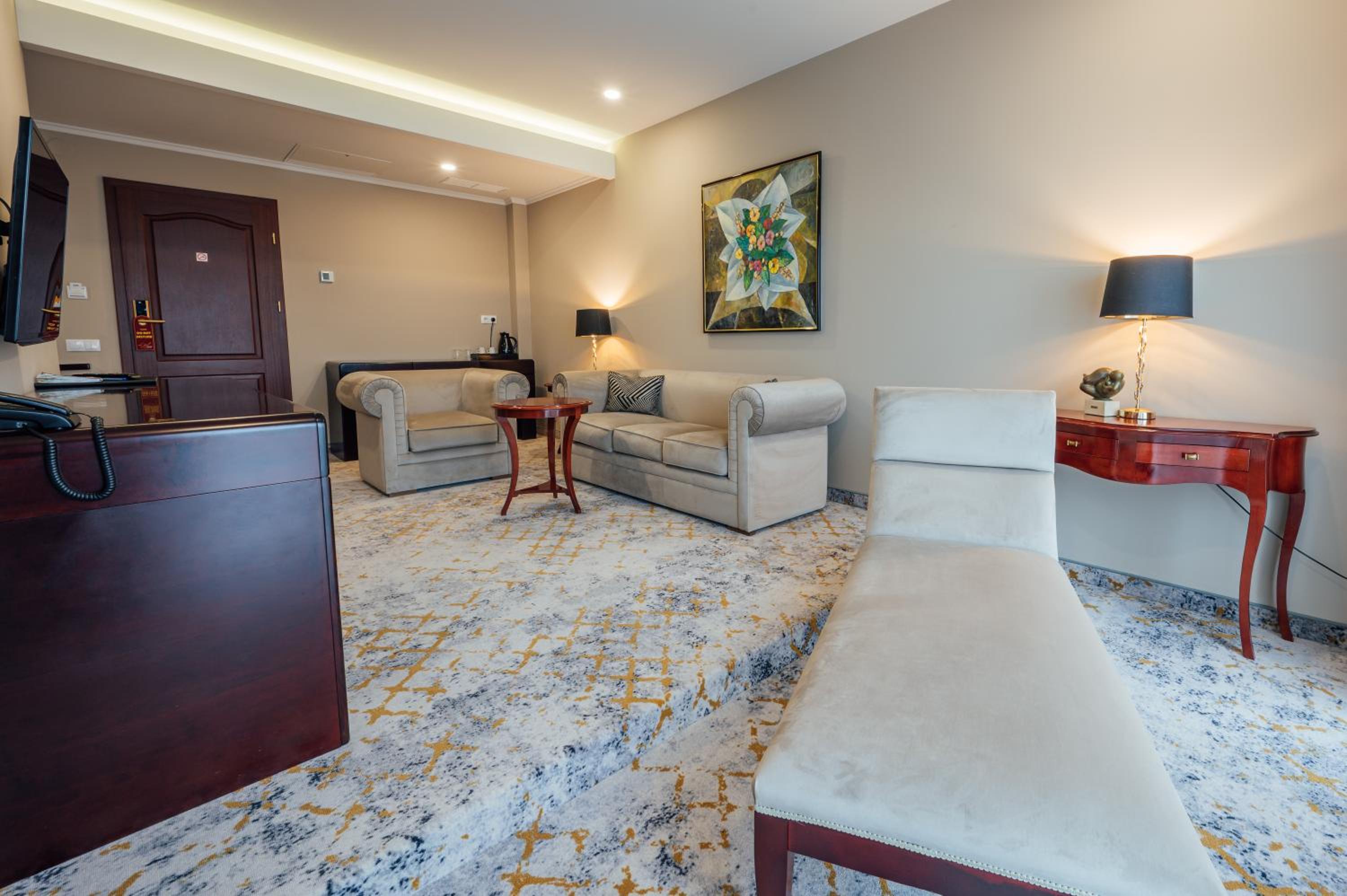 Apartment - Photo 4