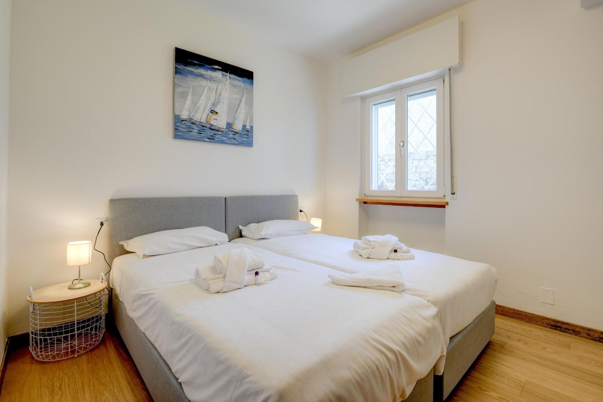 Three-Bedroom House photo 3