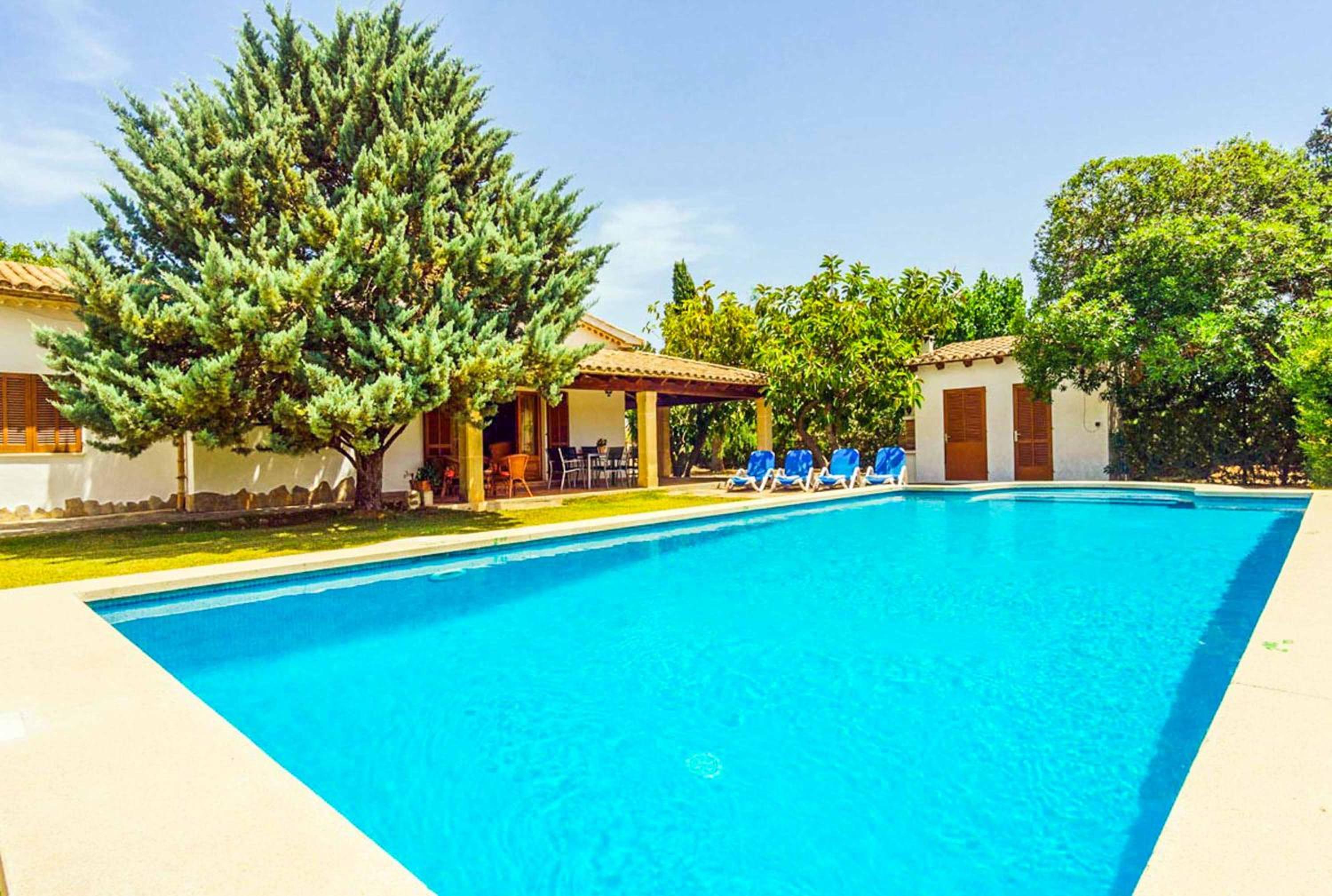 Villa de Tres Habitaciones