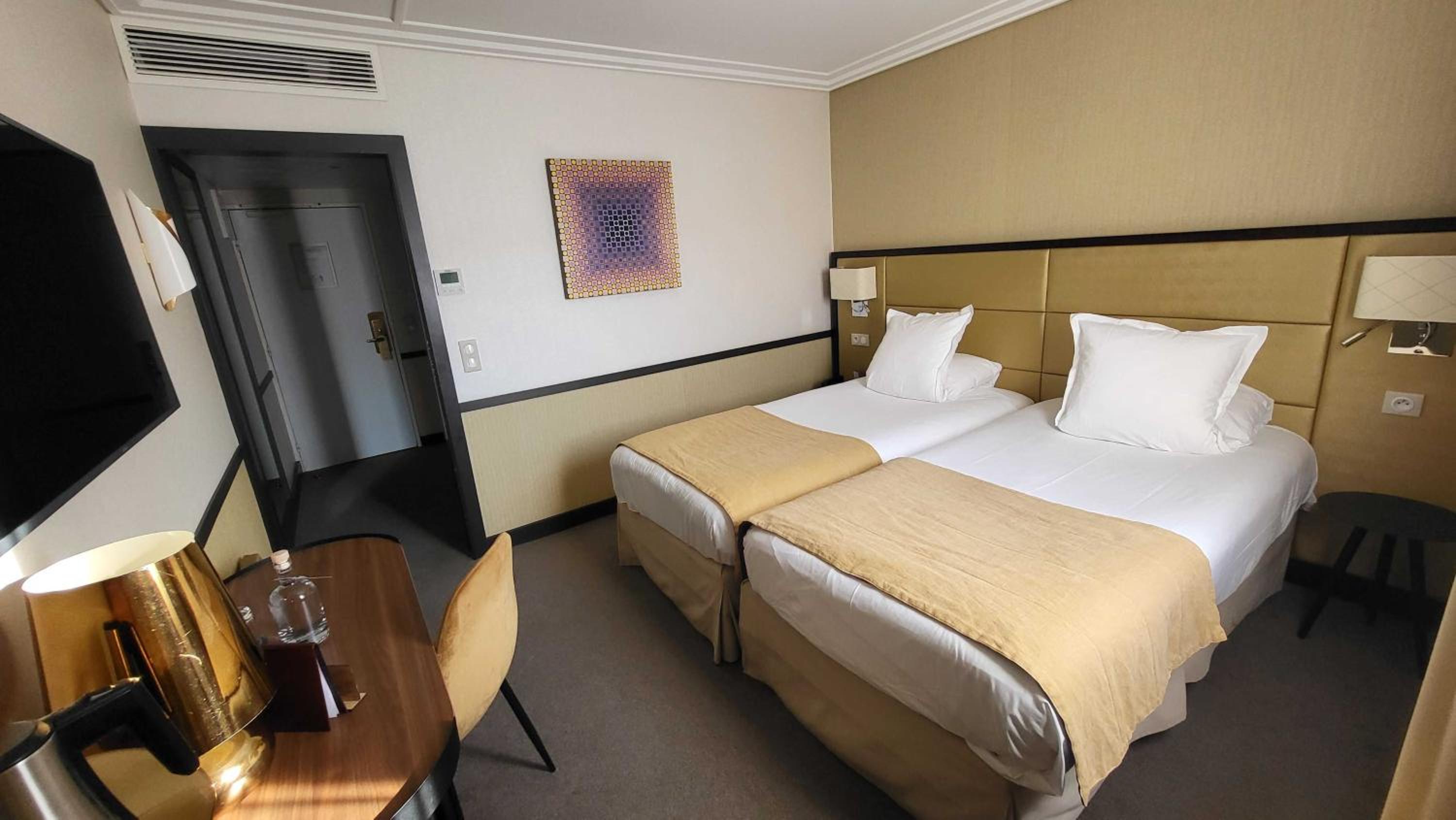 Classic Twin Room - Photo 1