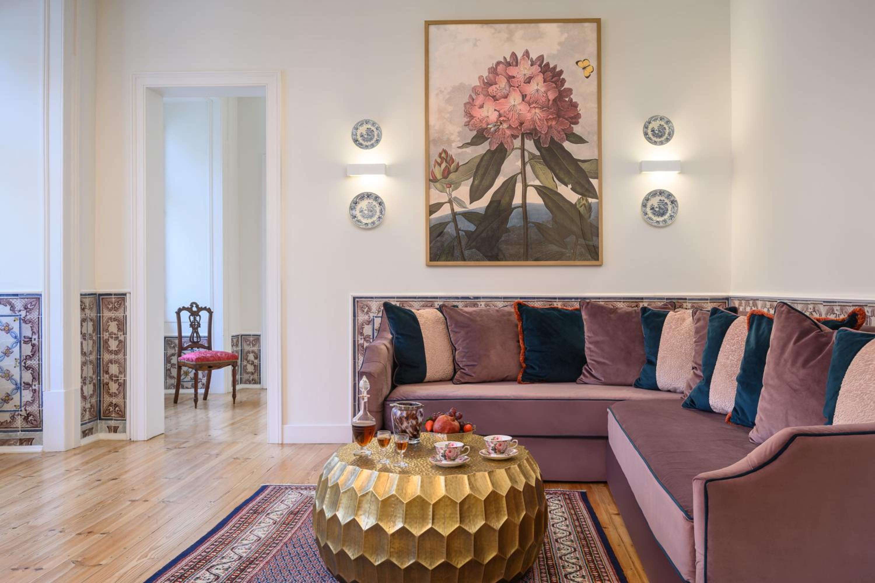 Classic One-Bedroom Apartment - Photo 3