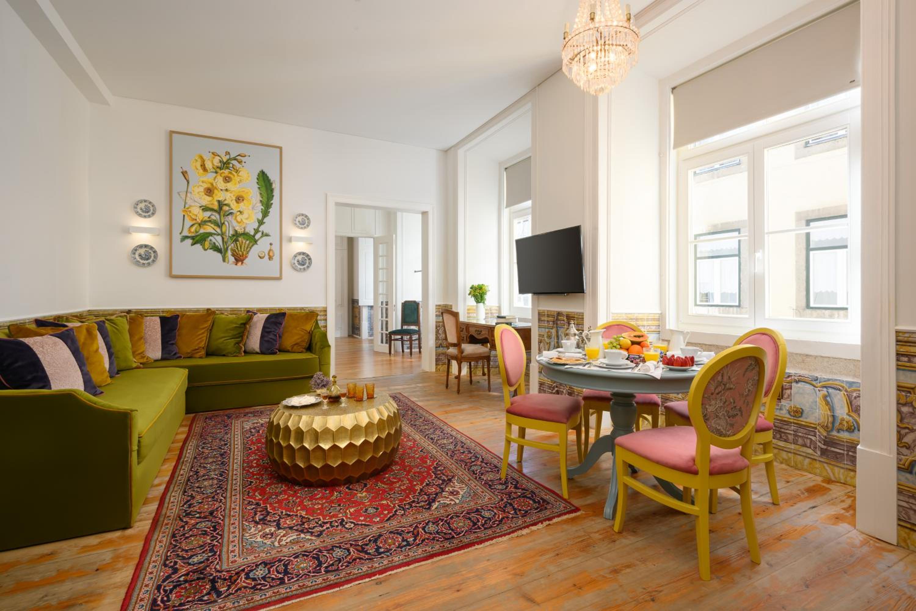 Classic One-Bedroom Apartment - Photo 8
