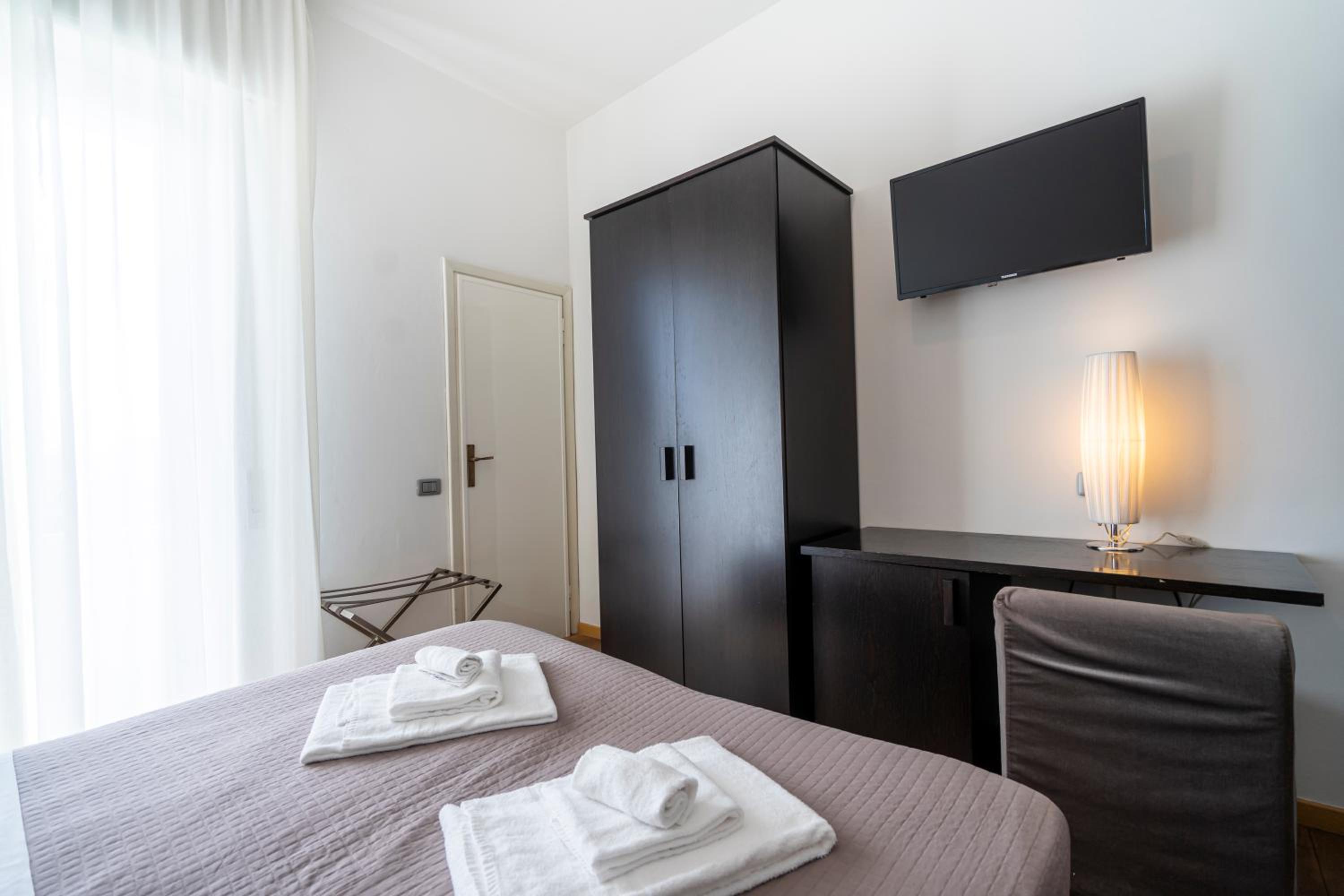 Triple Room with Shower - Photo 6