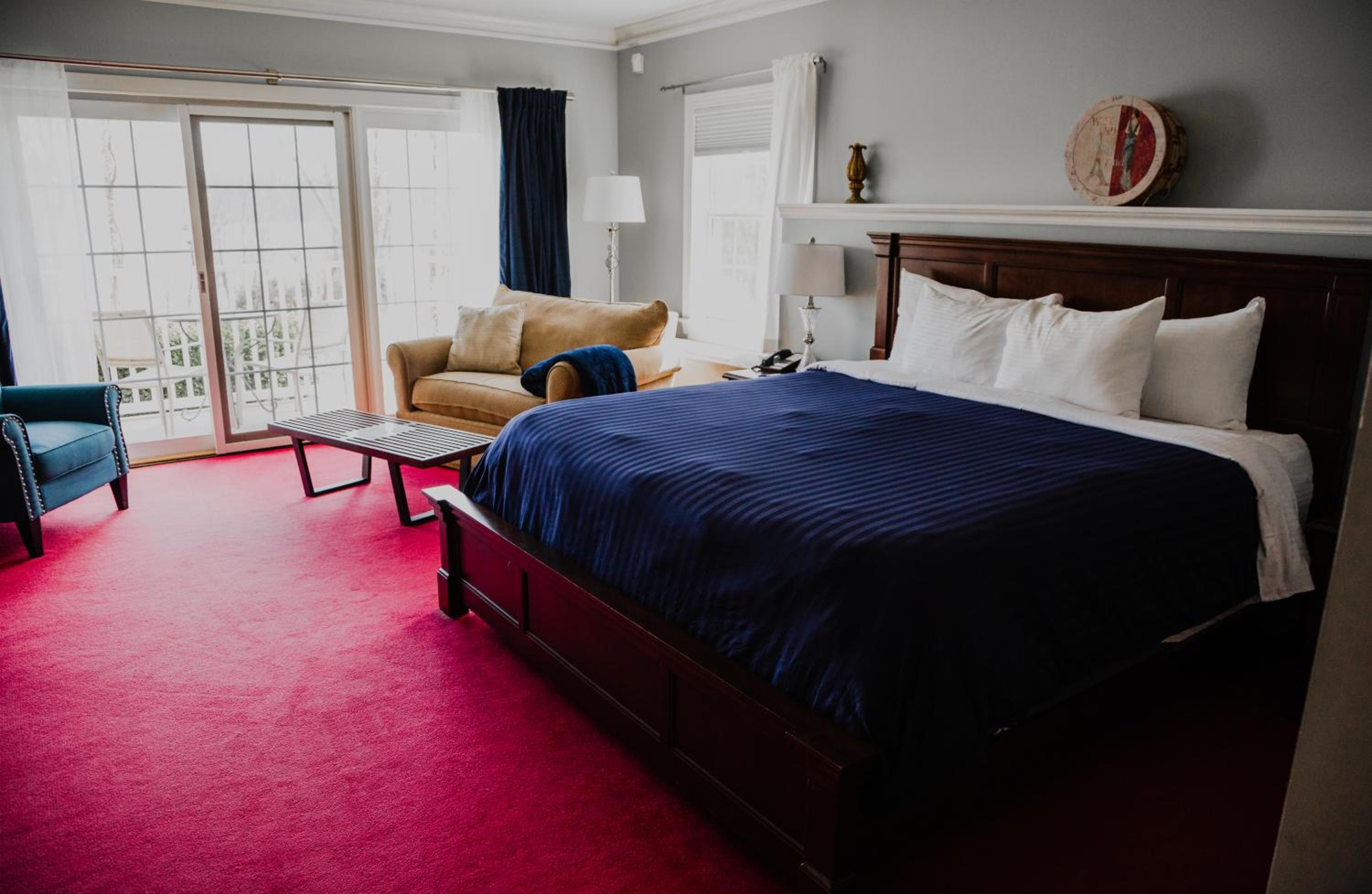 Lakeview King room photo 3