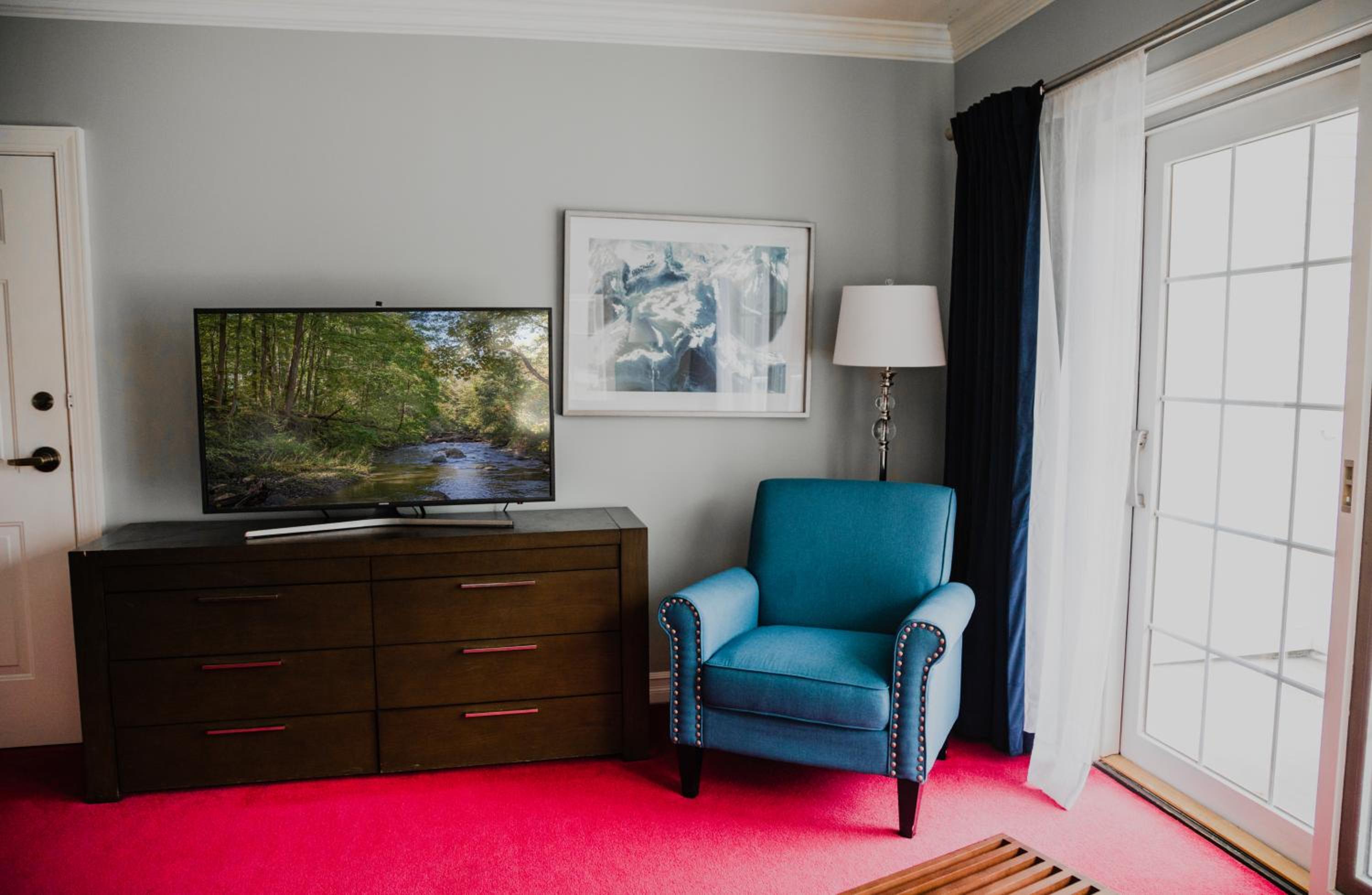 Lakeview King room photo 2