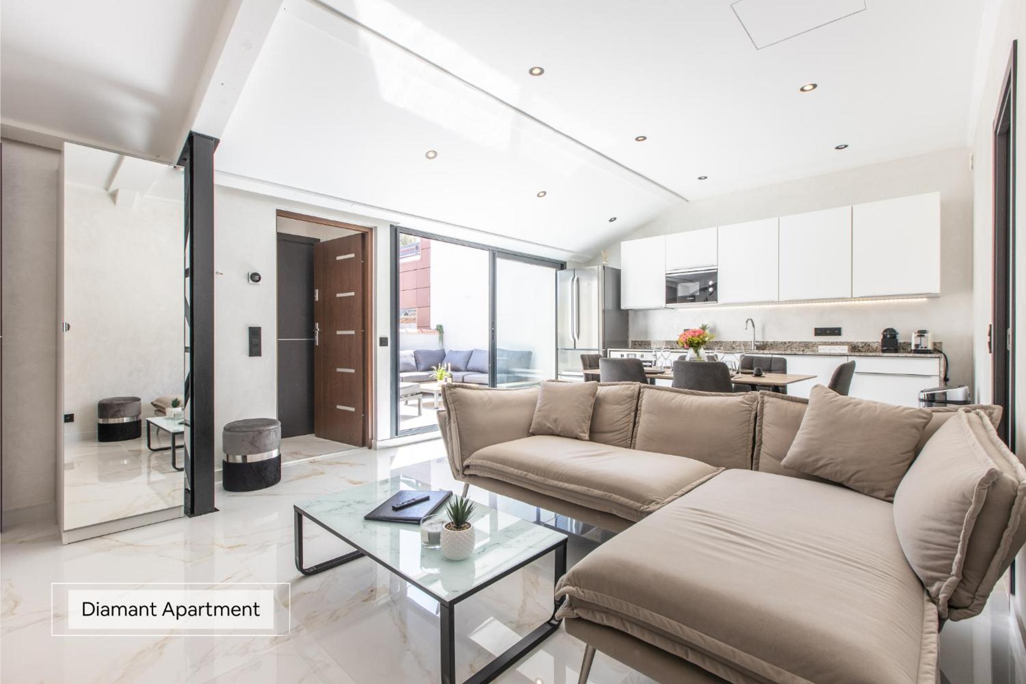 DIAMANT - Four-Bedroom Apartment with Terrace and Jacuzzi - Photo 21