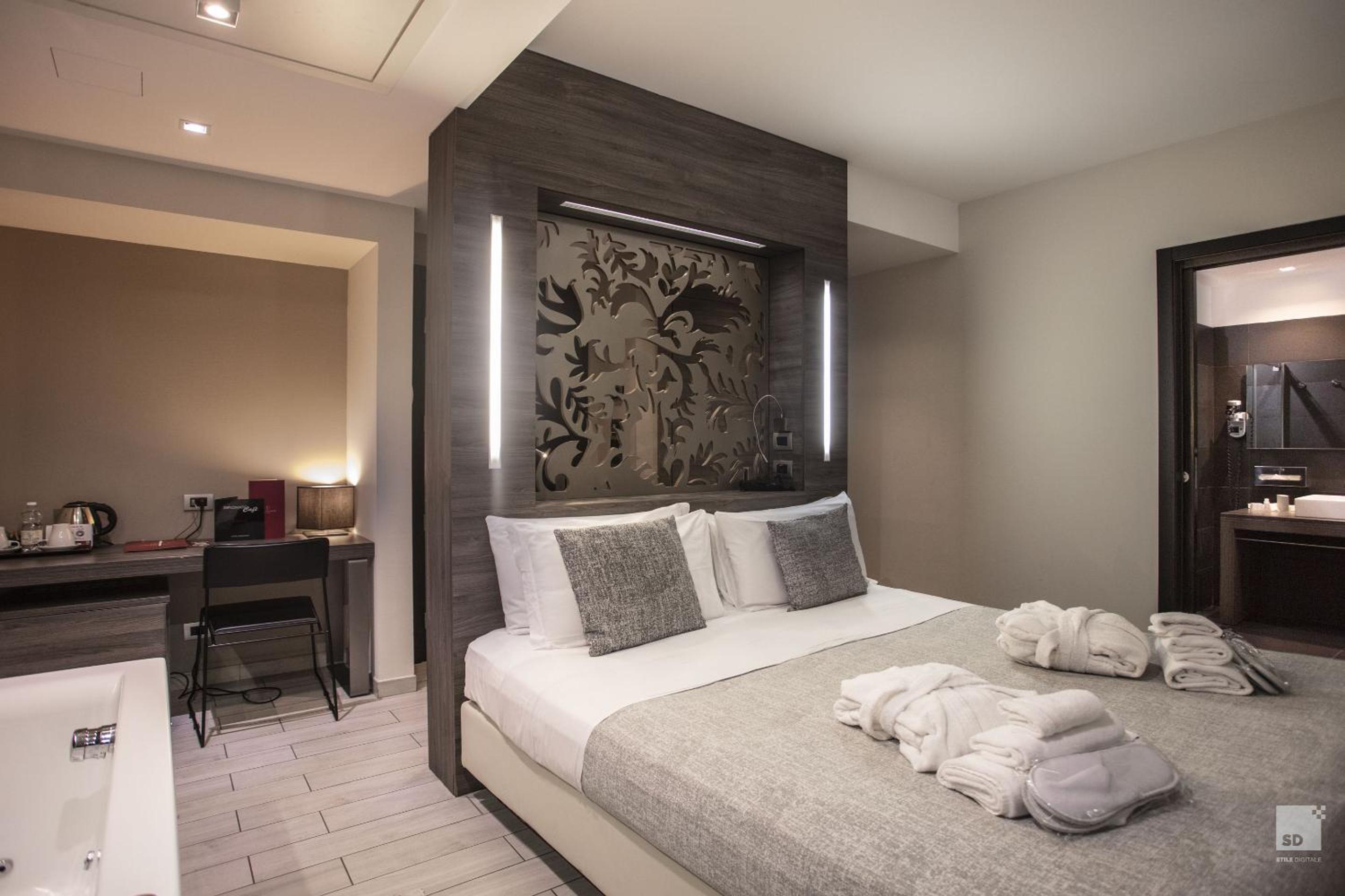 Superior Double or Twin Room - Photo 8